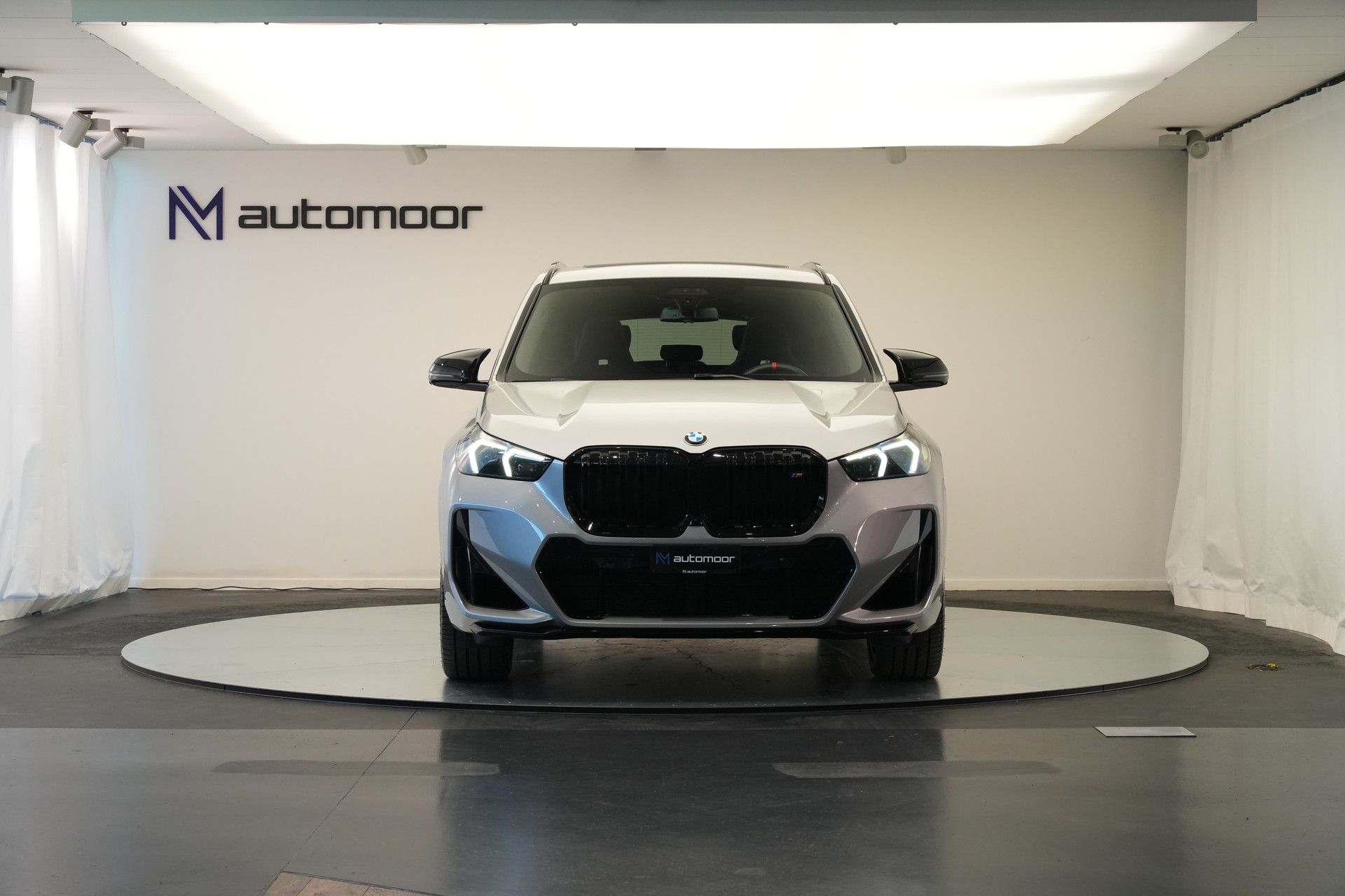 BMW X1 xDrive M35i *CH-Fahrzeug* *M Sportsitze*-showroom-element-1