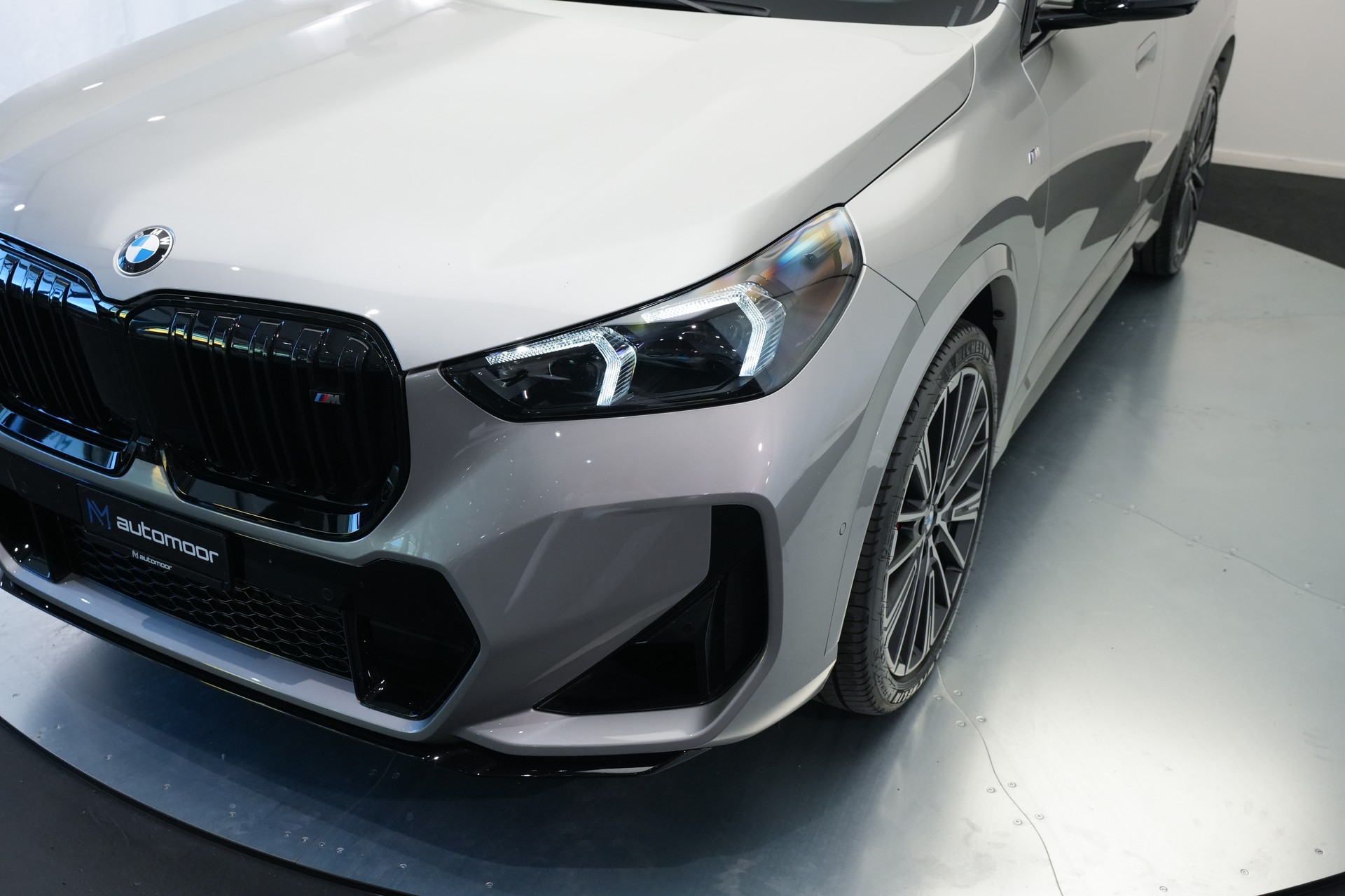 BMW X1 xDrive M35i *CH-Fahrzeug* *M Sportsitze*-image-40