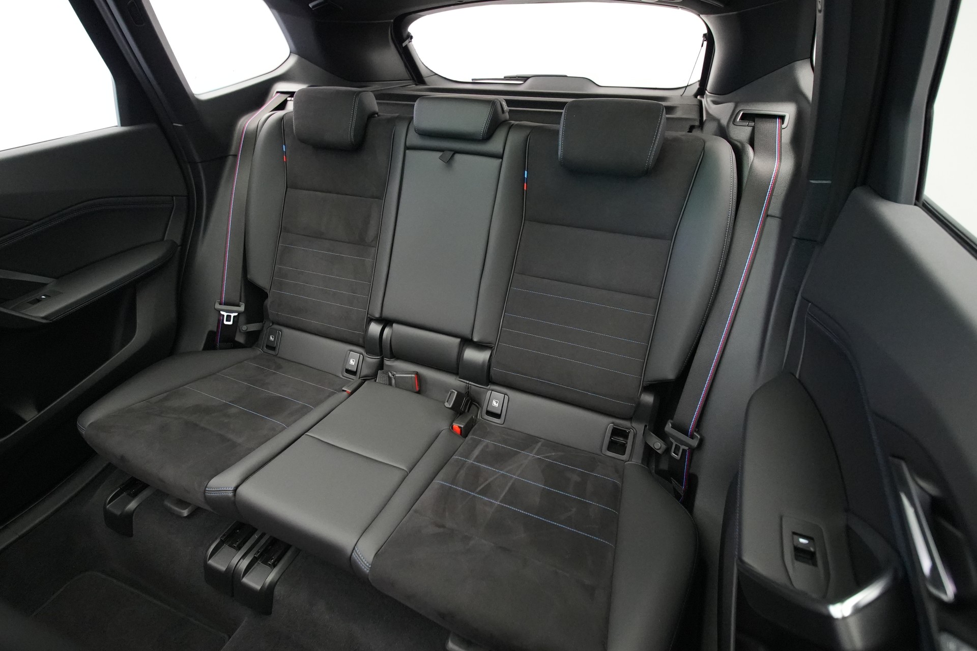 BMW X1 xDrive M35i *CH-Fahrzeug* *M Sportsitze*-image-16