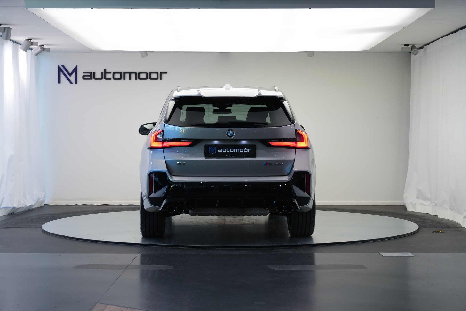 BMW X1 xDrive M35i *CH-Fahrzeug* *M Sportsitze*-image-5