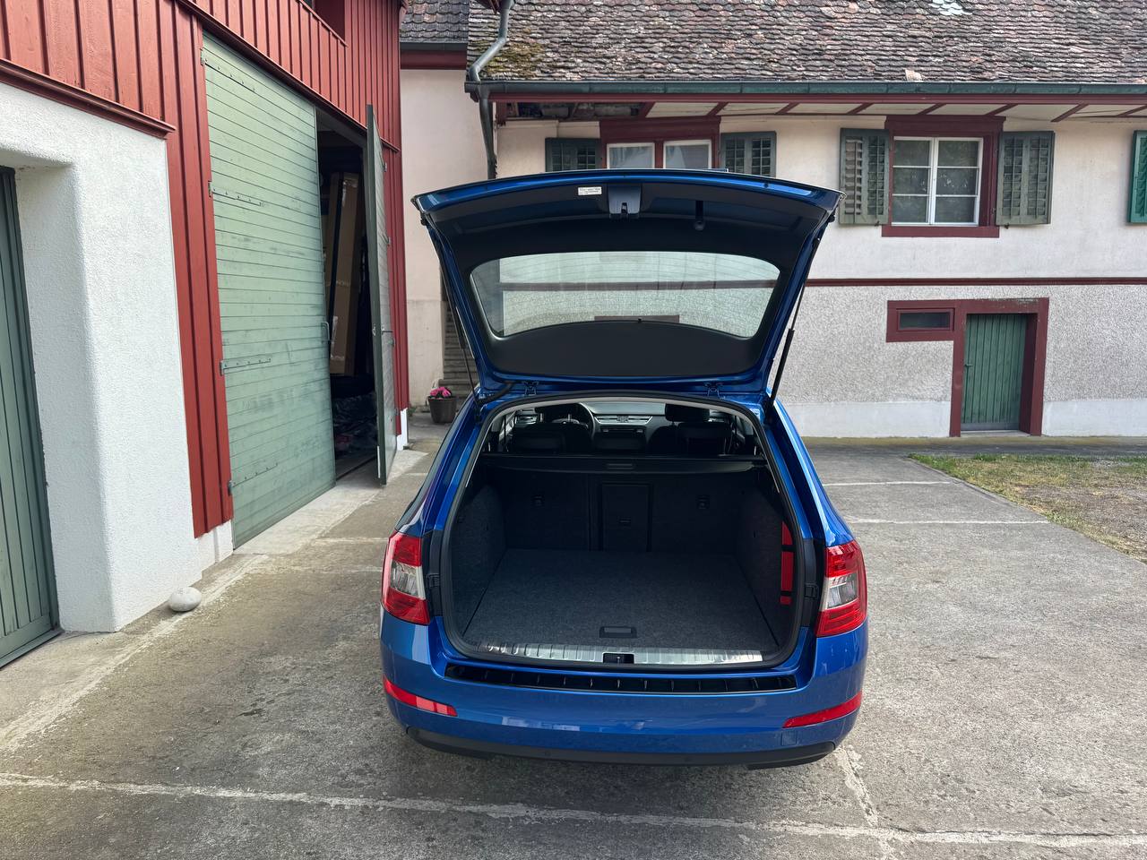 SKODA Octavia Combi 1.8 TSI Fresh 4x4 DSG-image-12