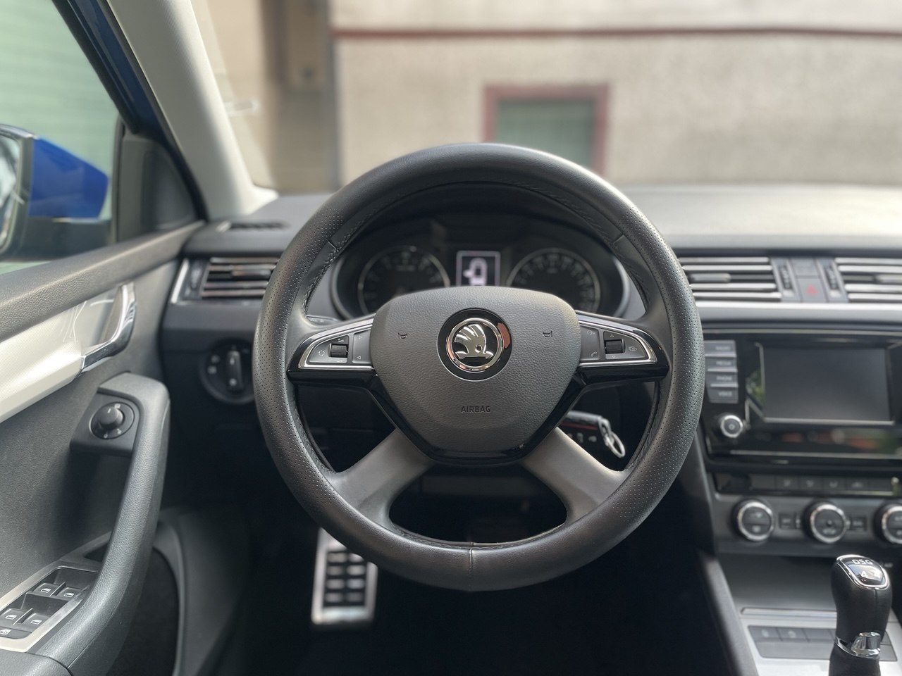 SKODA Octavia Combi 1.8 TSI Fresh 4x4 DSG-image-10