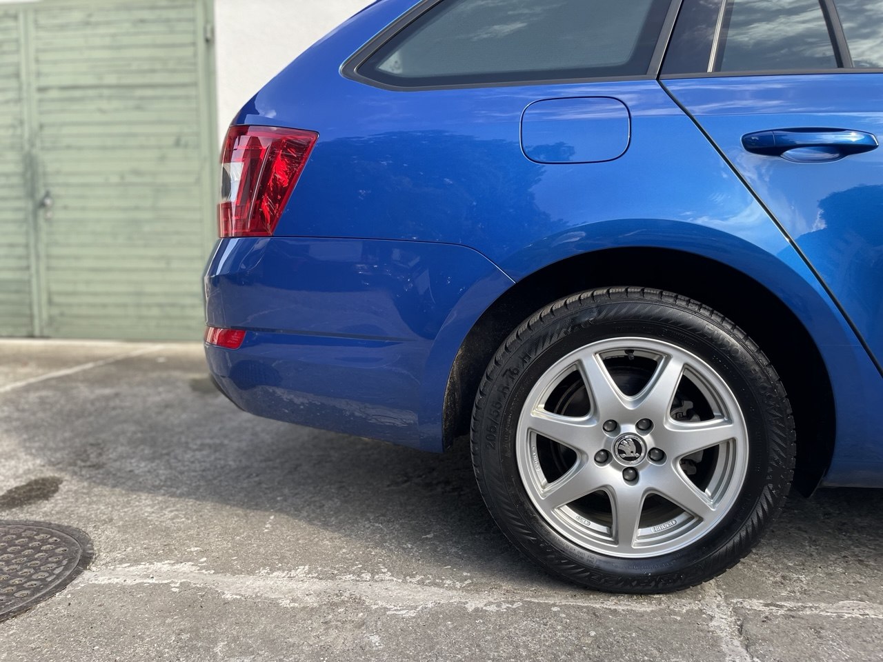 SKODA Octavia Combi 1.8 TSI Fresh 4x4 DSG-image-6