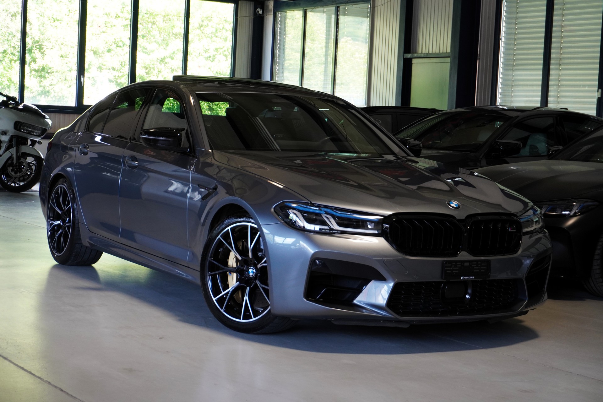 BMW M5 xDrive Competition Drivelogic // Individual Bluestone // Bowers & Wilkins //