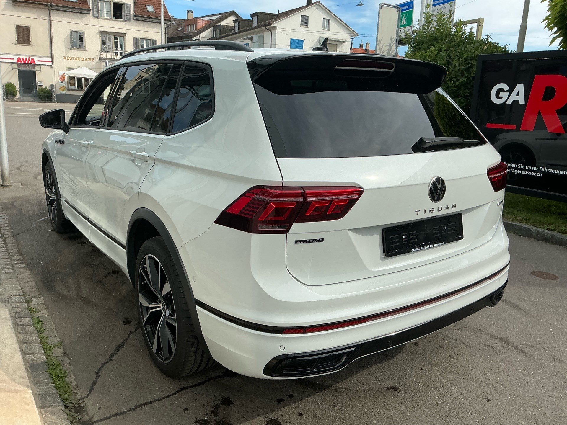 VW Tiguan Allspace R-LINE 4MOTION BLACK STYLE *** 5 JAHRE VW WERKGSGARANTIE ***-image-5