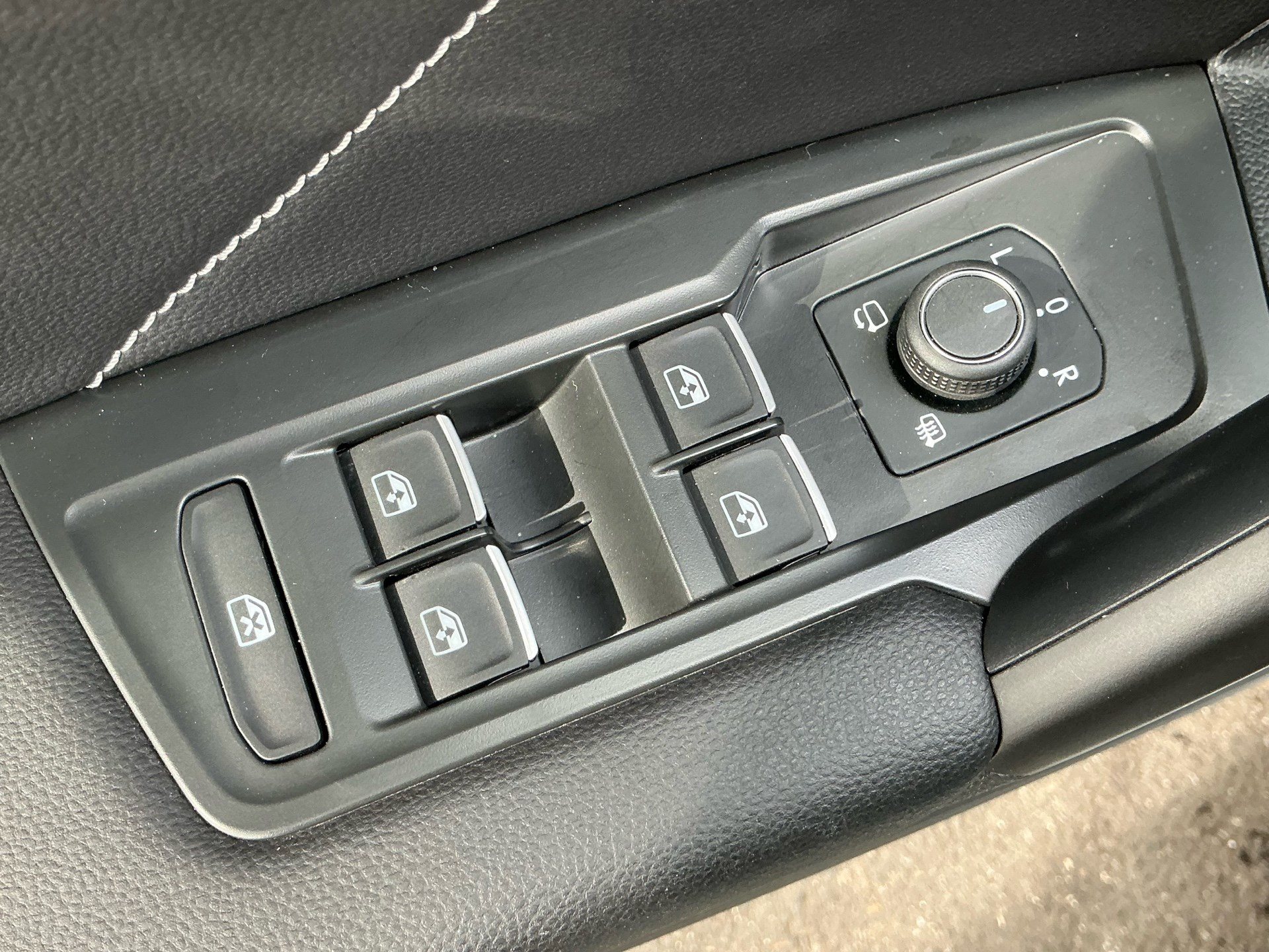 VW Tiguan Allspace R-LINE 4MOTION BLACK STYLE *** 5 JAHRE VW WERKGSGARANTIE ***-image-26