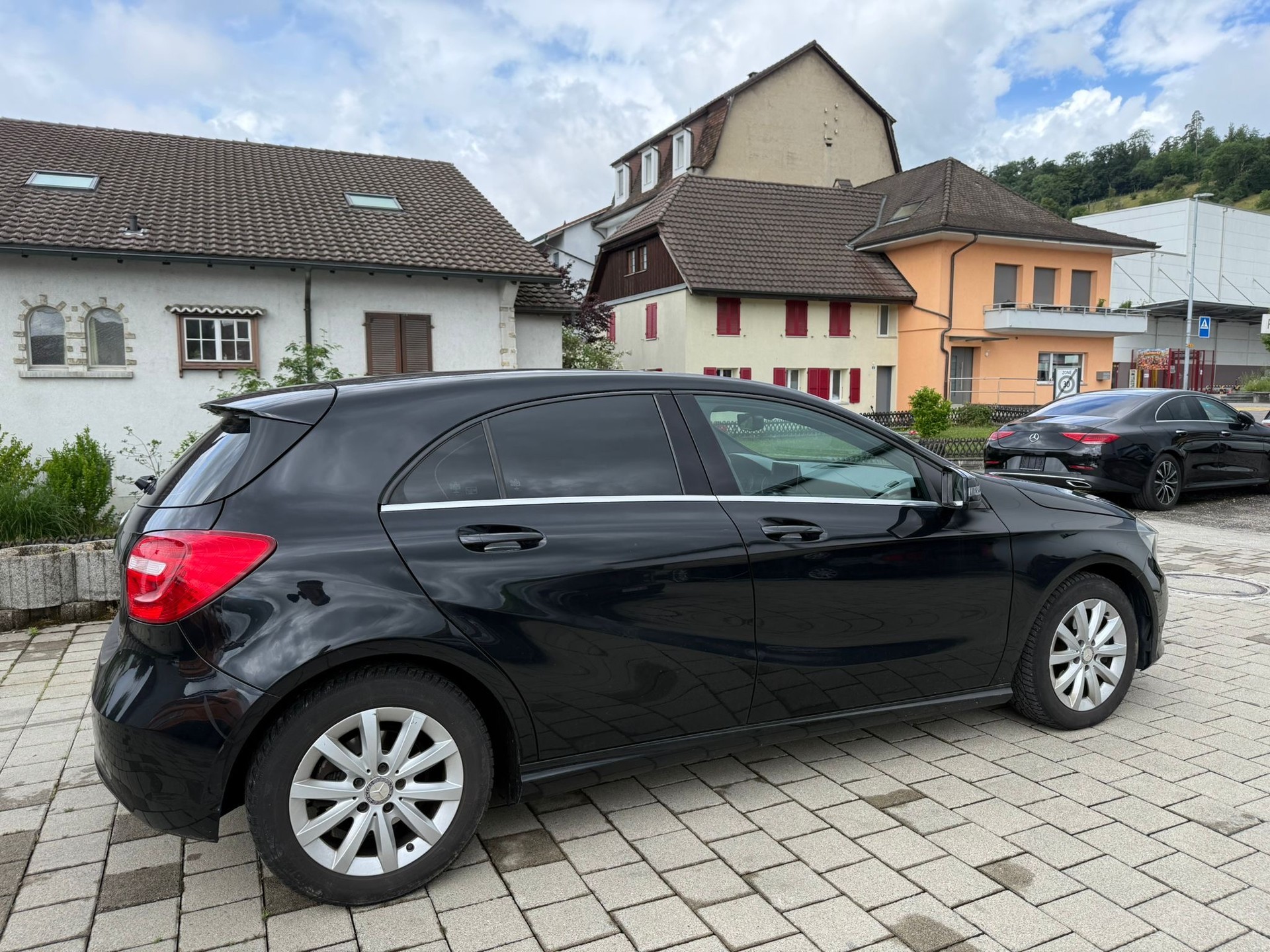 MERCEDES-BENZ A 180 Urban-image-2