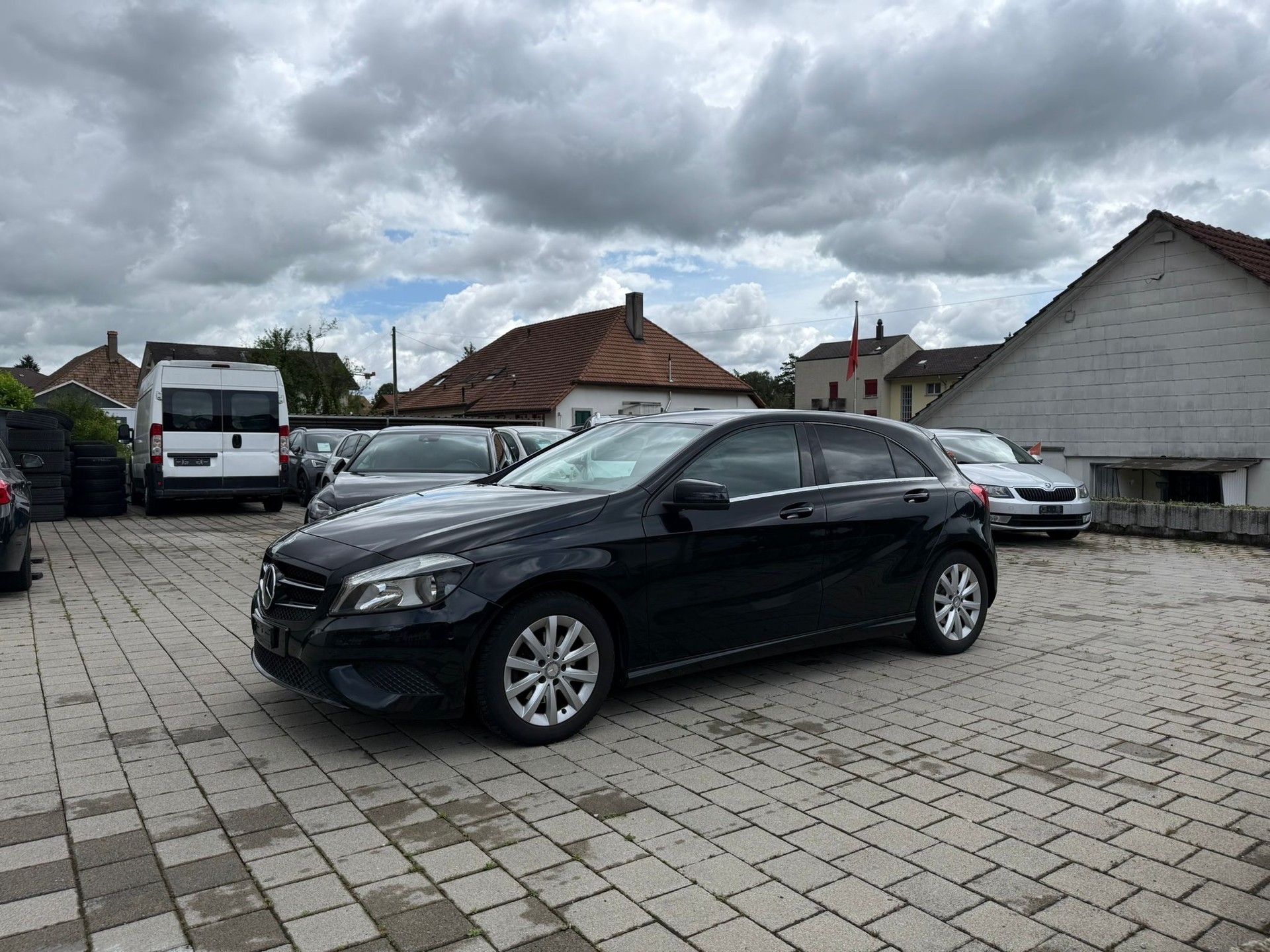 MERCEDES-BENZ A 180 Urban-image-4