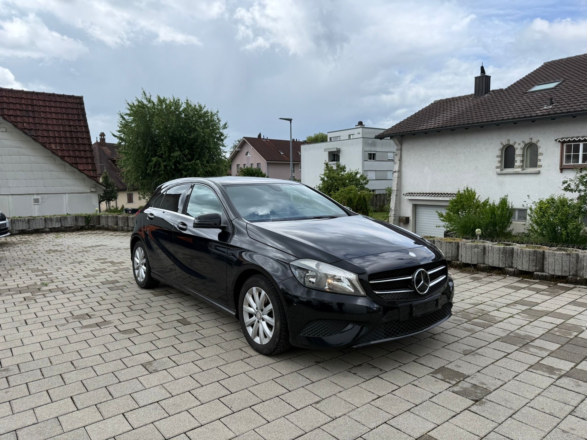 MERCEDES-BENZ A 180 Urban-image-1