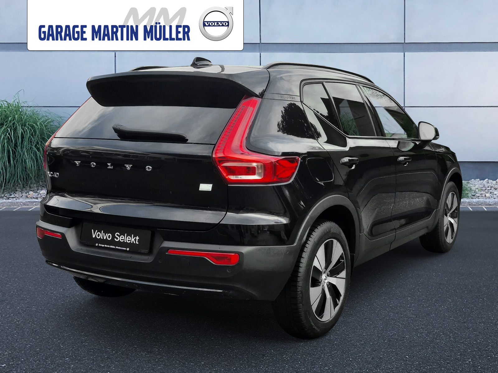 VOLVO XC40 1.5 T4 PiH Plus Dark-image-4