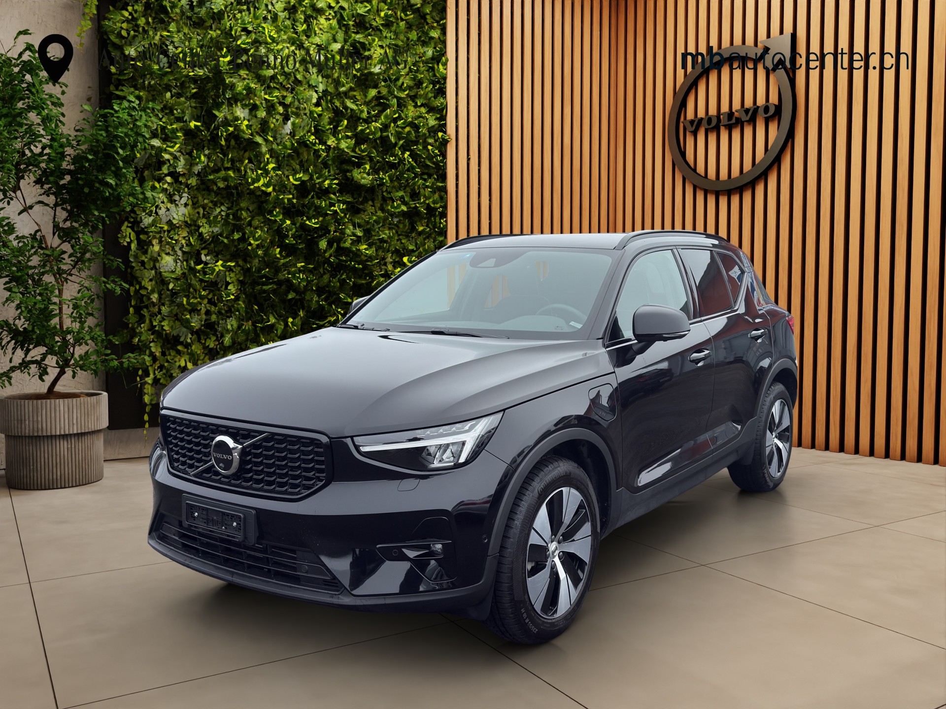 VOLVO XC40 1.5 T4 PiH Plus Dark-image-0