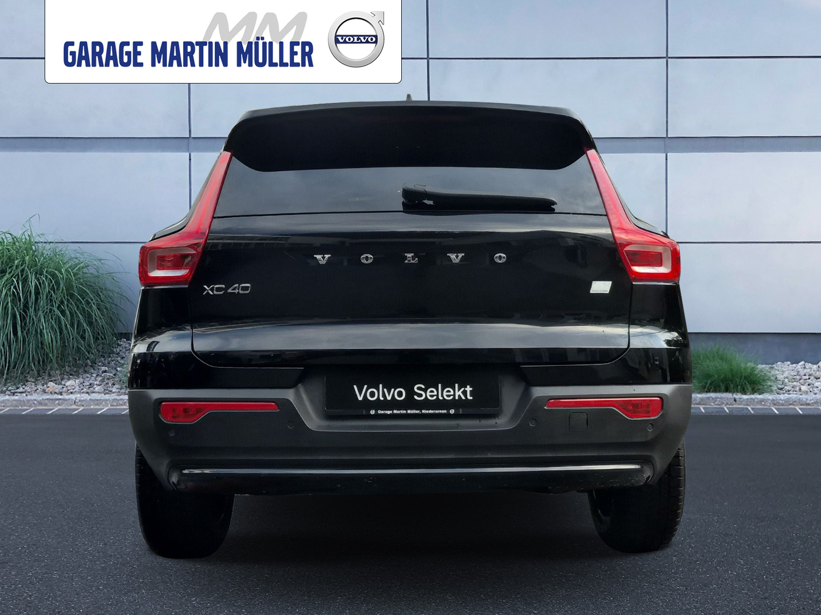 VOLVO XC40 1.5 T4 PiH Plus Dark-image-3