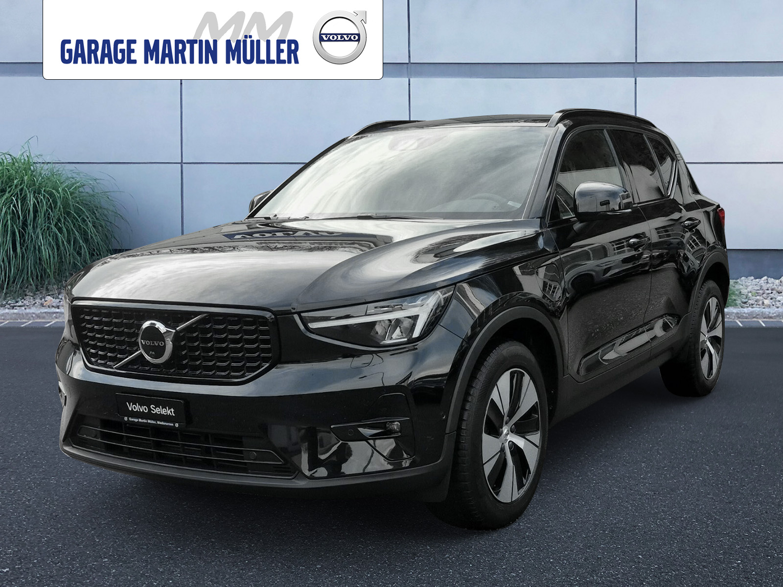 VOLVO XC40 1.5 T4 PiH Plus Dark-image-0