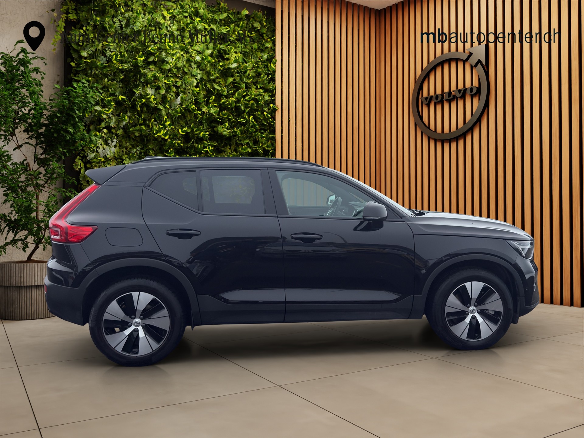 VOLVO XC40 1.5 T4 PiH Plus Dark-image-5
