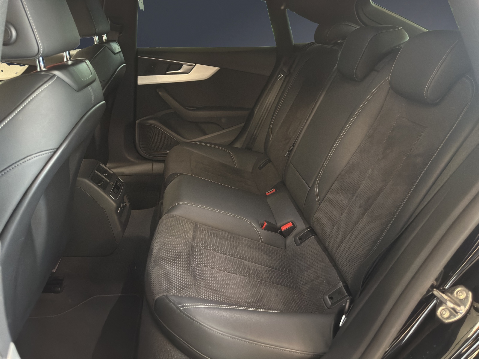 AUDI A5 Sportback 40TFSI Sport-image-11