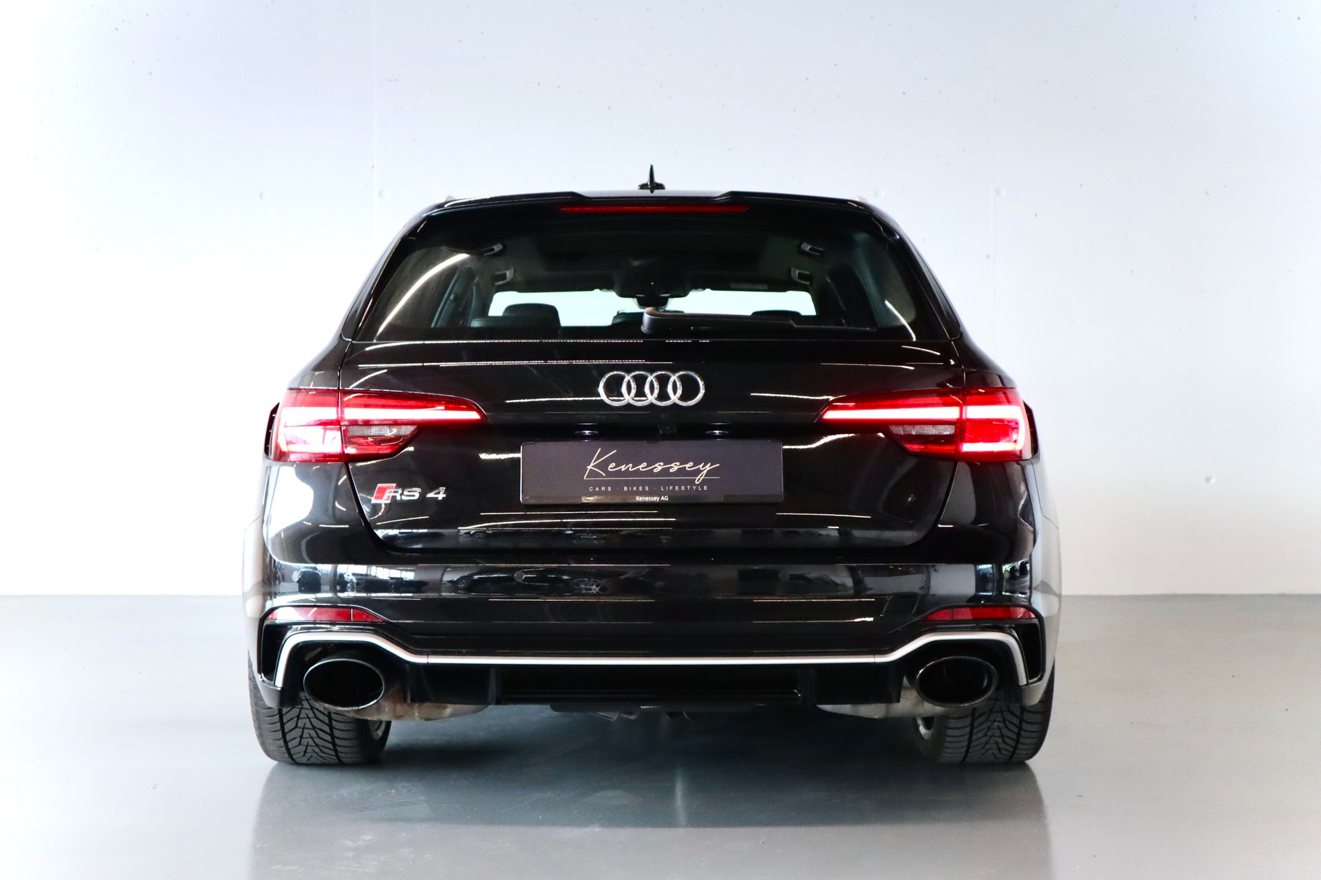 AUDI RS4 AVANT 2.9 TFSI QUATTRO TIPTRONIC | CH-FZG | OHNE OPF | TOP ZUSTAND-image-2