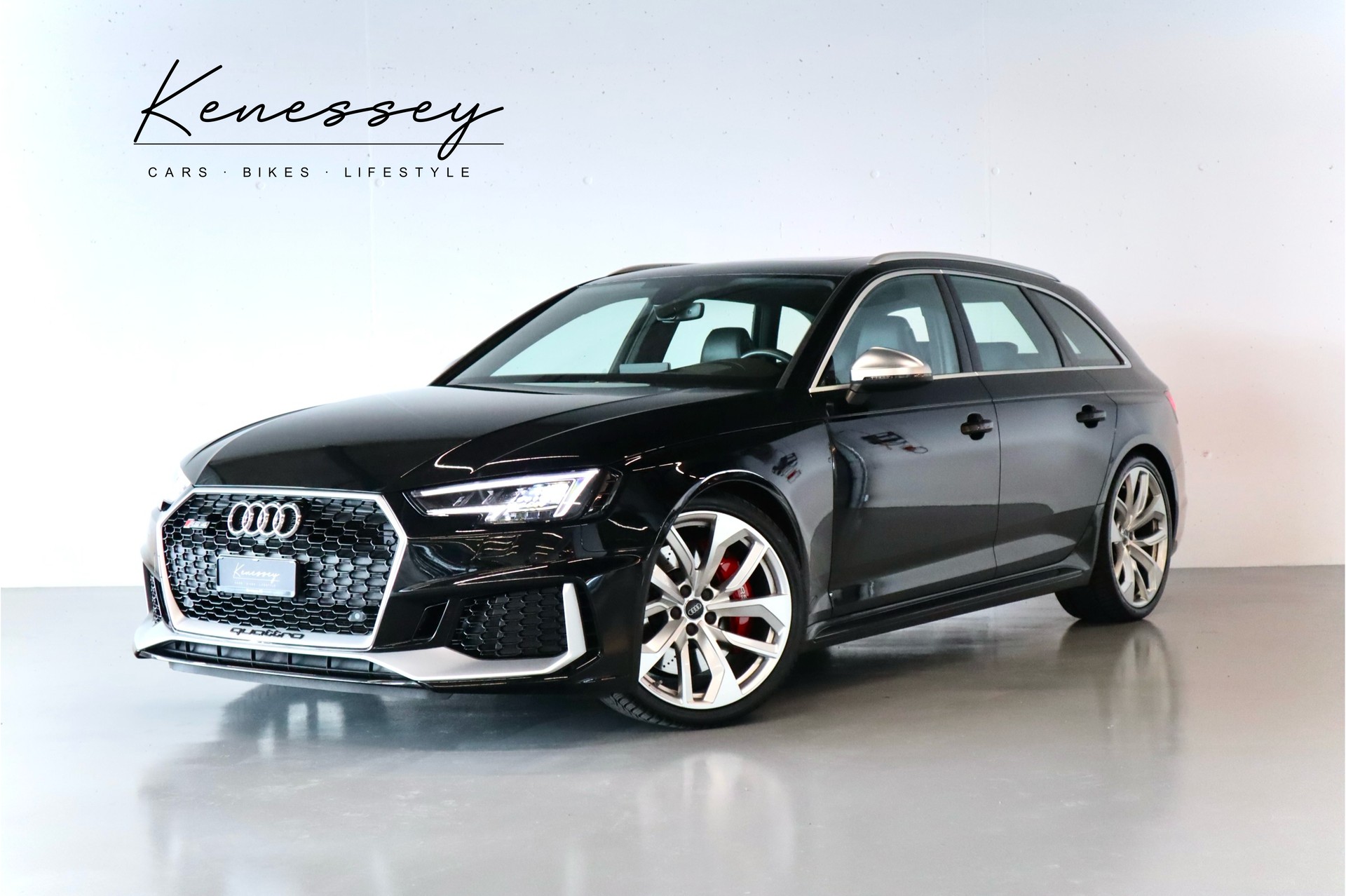 AUDI RS4 AVANT 2.9 TFSI QUATTRO TIPTRONIC | CH-FZG | OHNE OPF | TOP ZUSTAND
