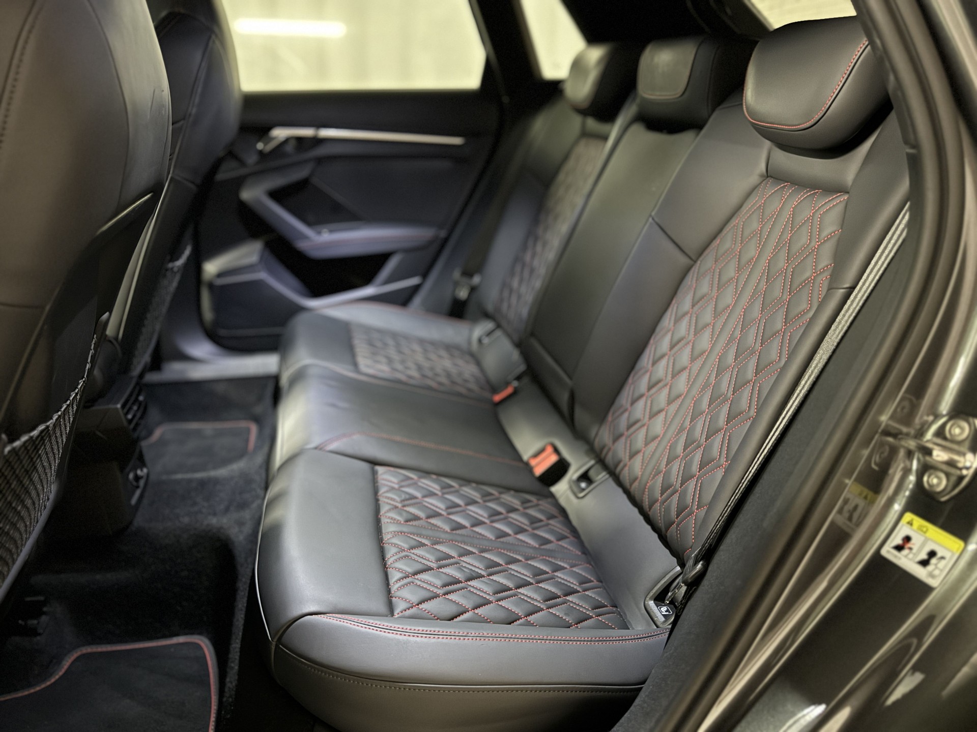 AUDI S3 Sportback 2.0 TFSI quattro S-tronic-image-13
