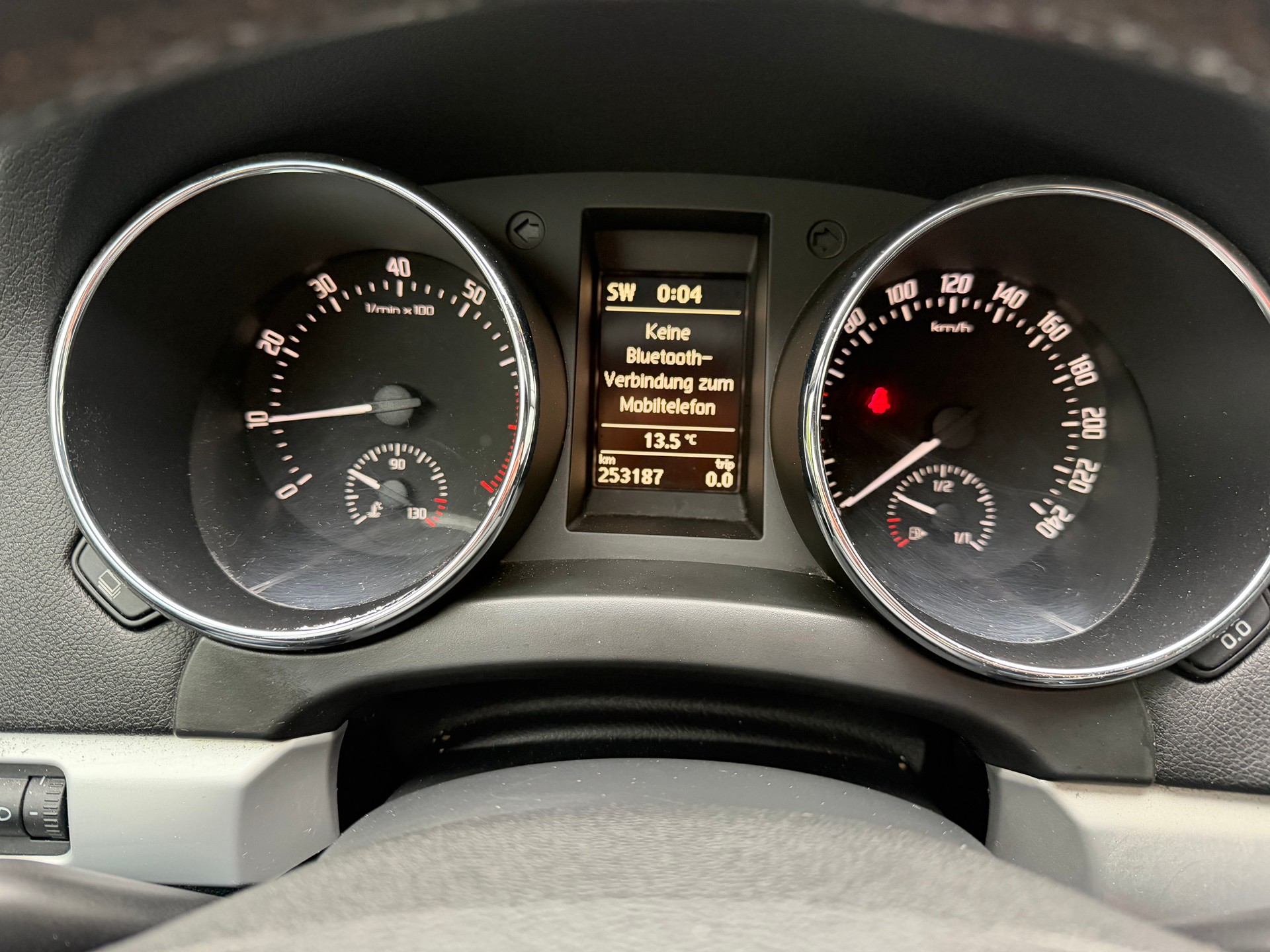 SKODA Yeti 1.8 TSI Active 4x4-image-6