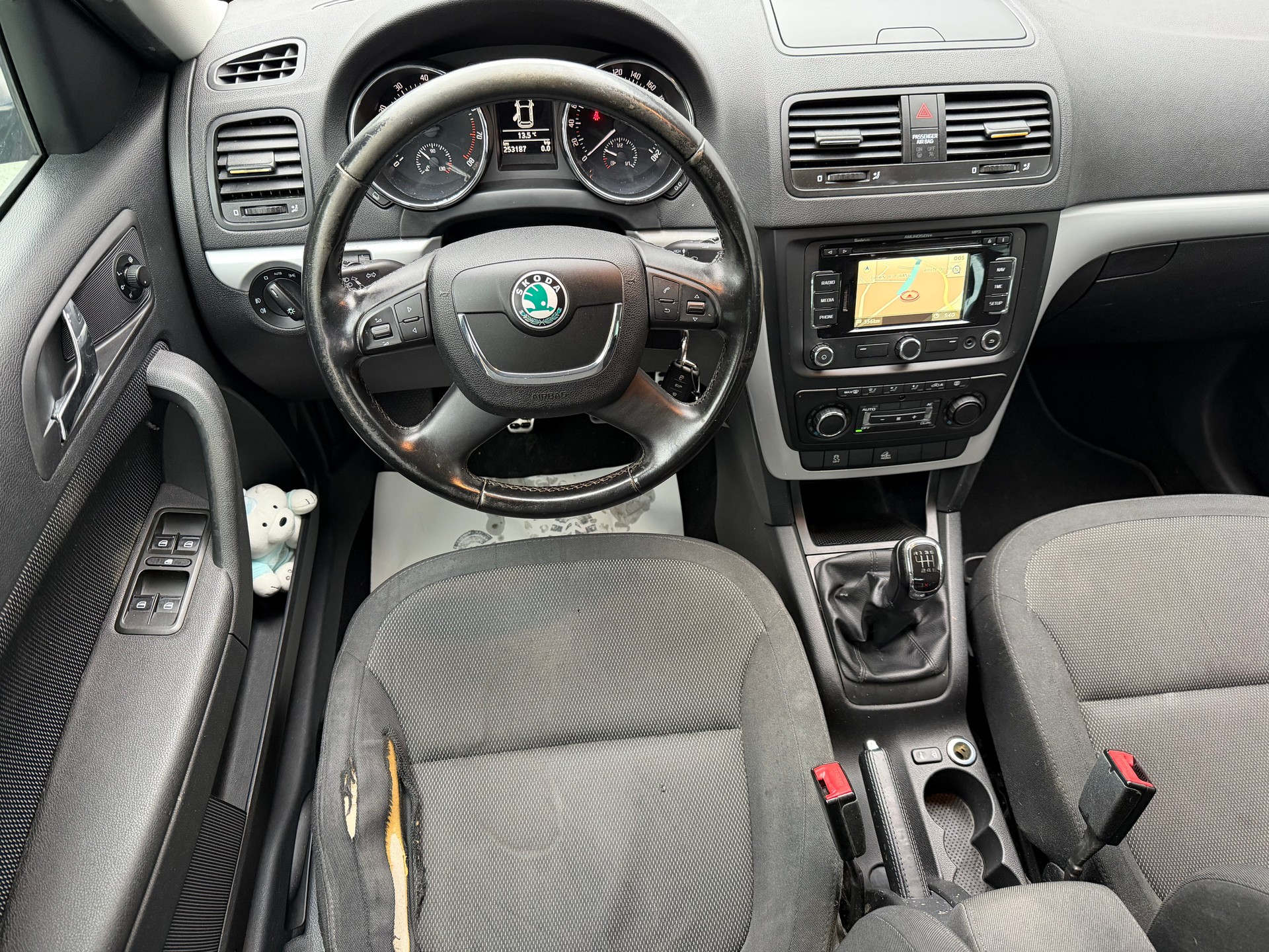 SKODA Yeti 1.8 TSI Active 4x4-image-7