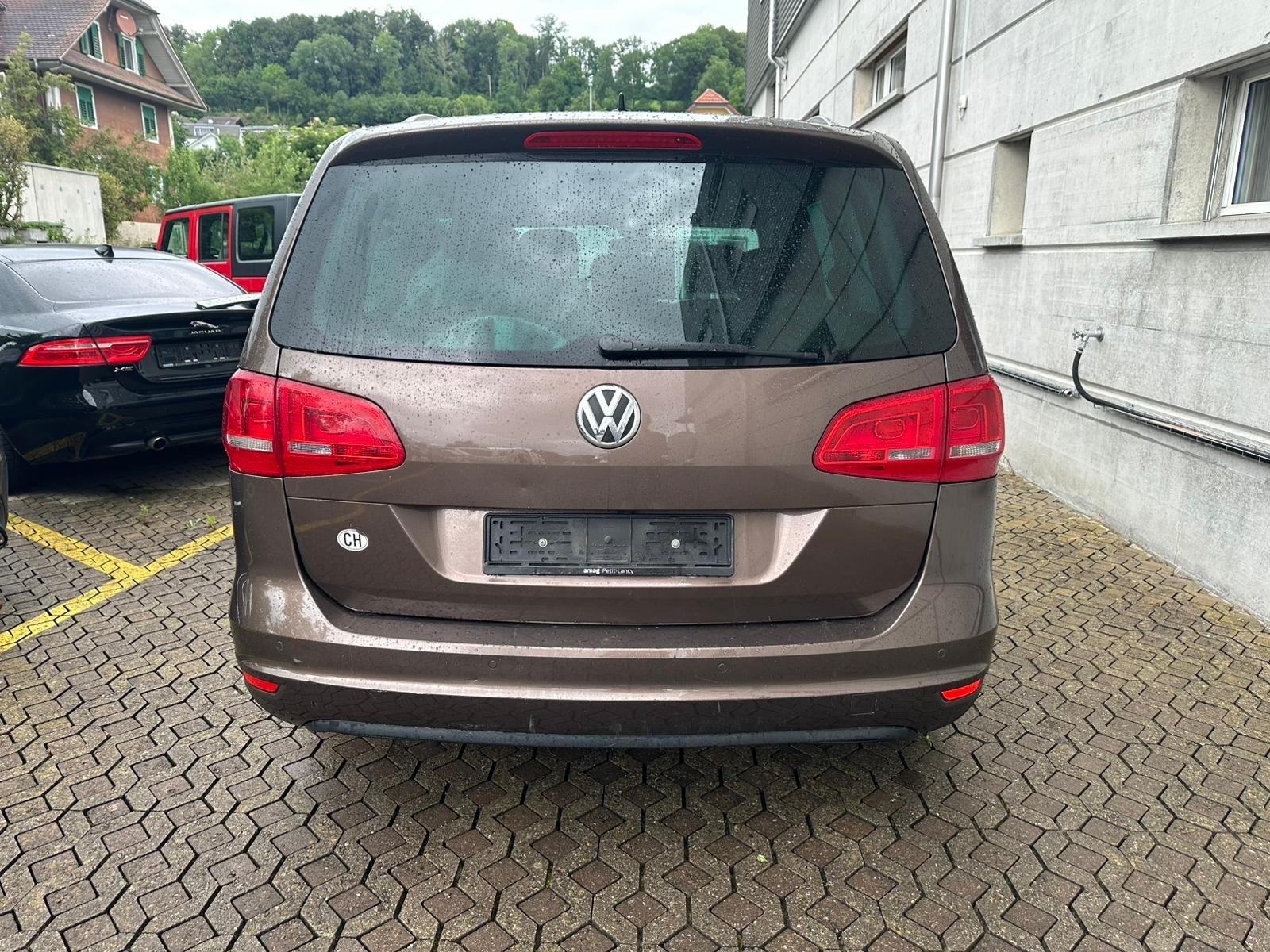 VW Sharan 2.0 TDI BlueMotion Technology Highline DSG-image-2