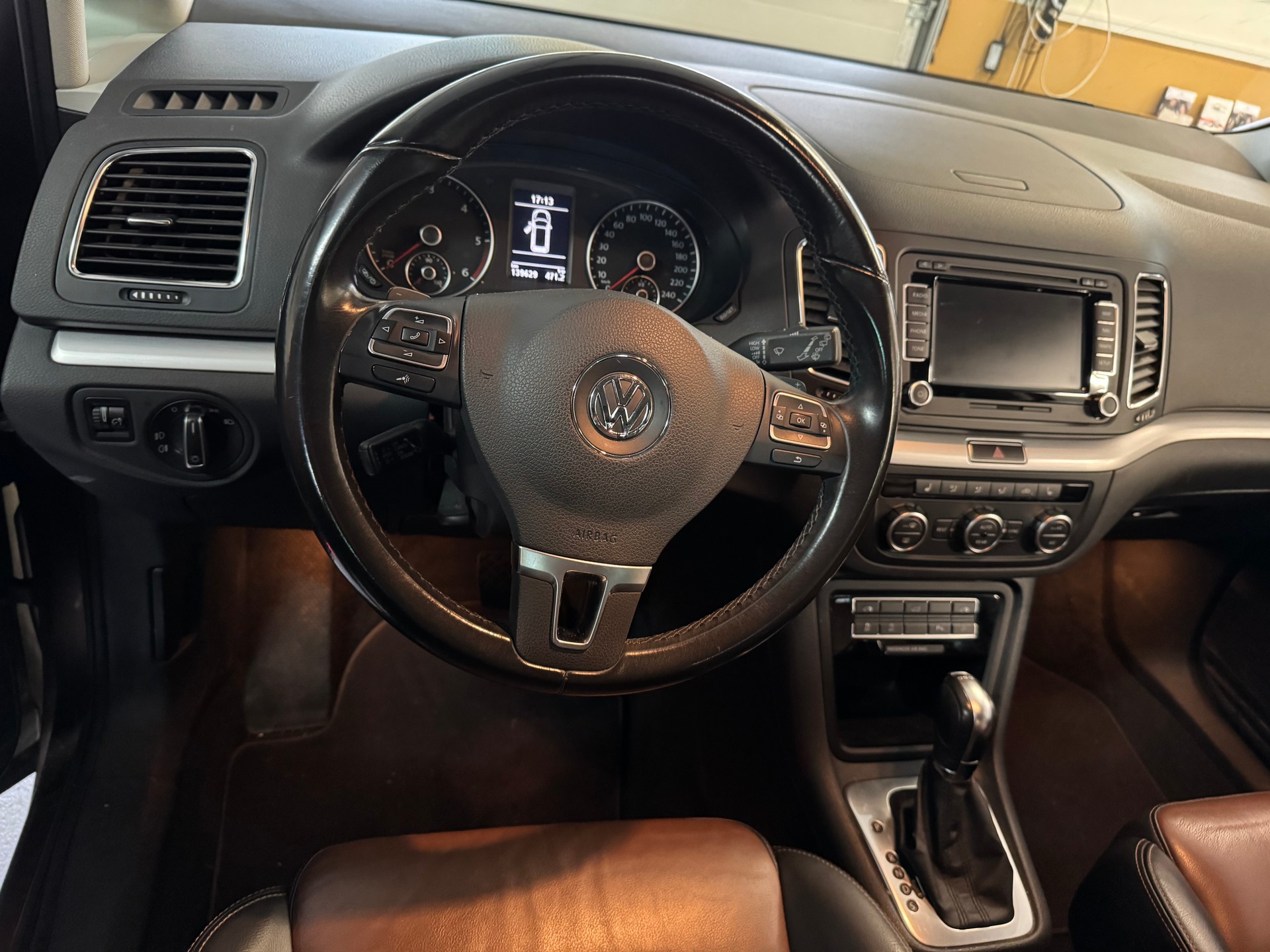 VW Sharan 2.0 TDI BlueMotion Technology Highline DSG-image-5