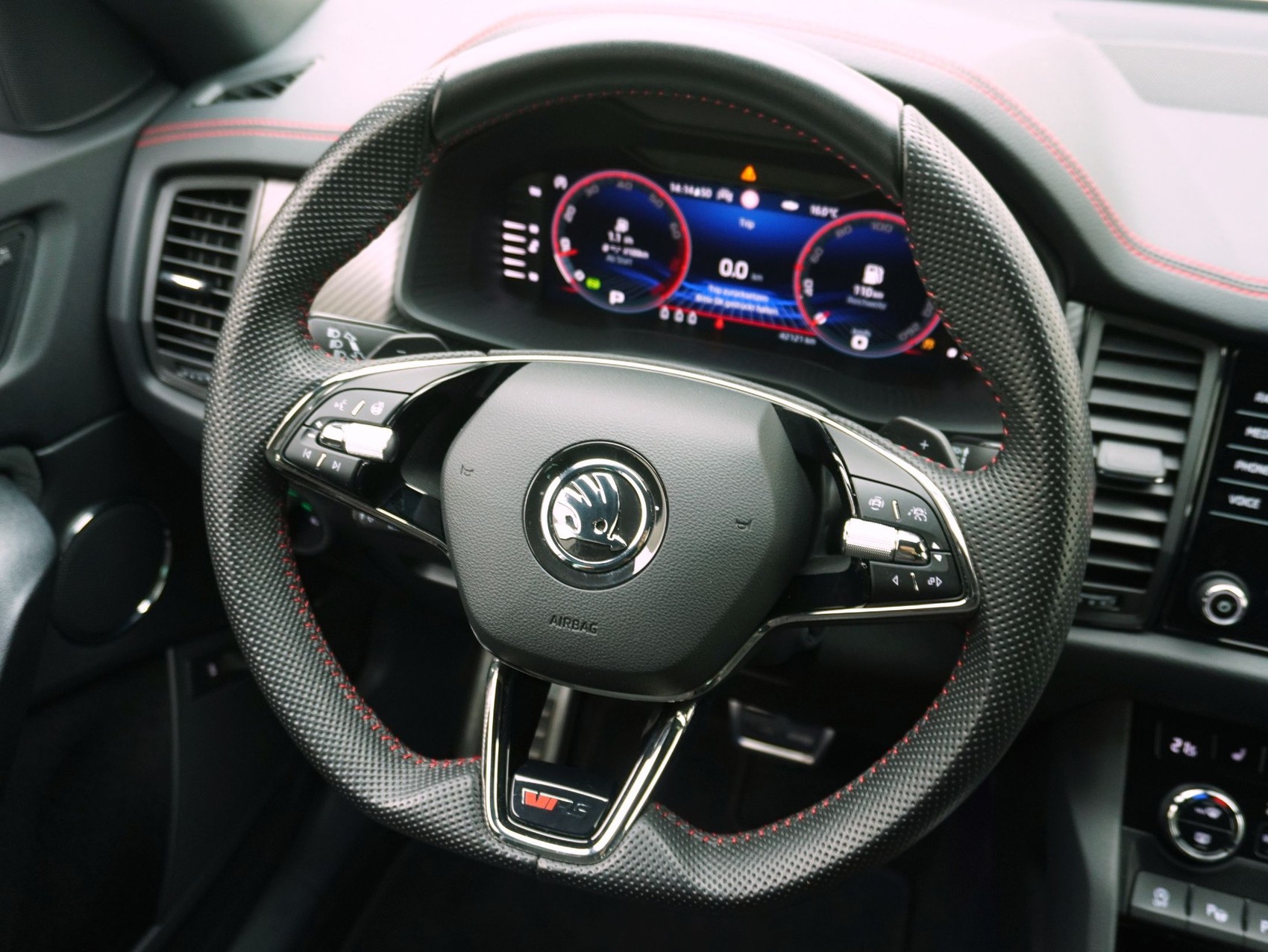 SKODA Kodiaq 2.0 TSI DSG RS-image-11