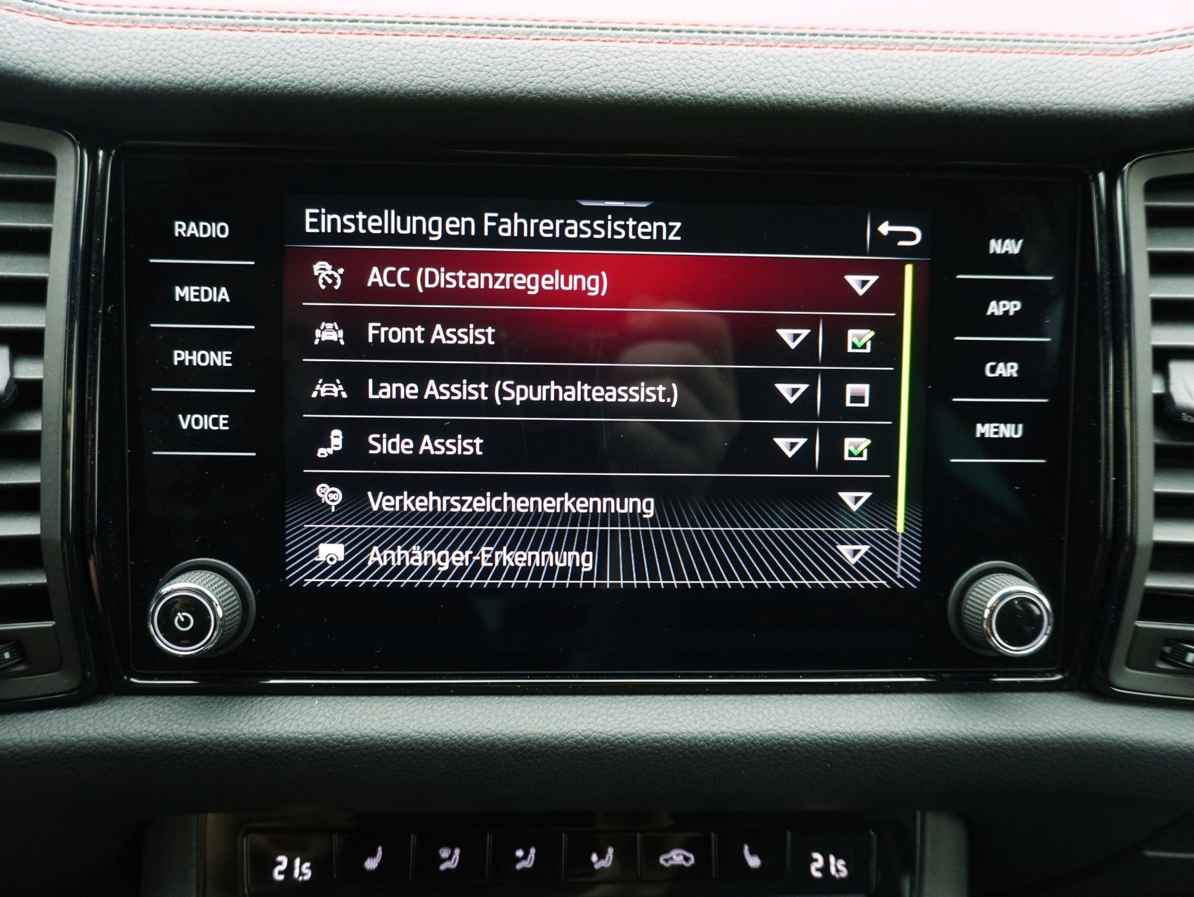 SKODA Kodiaq 2.0 TSI DSG RS-image-25