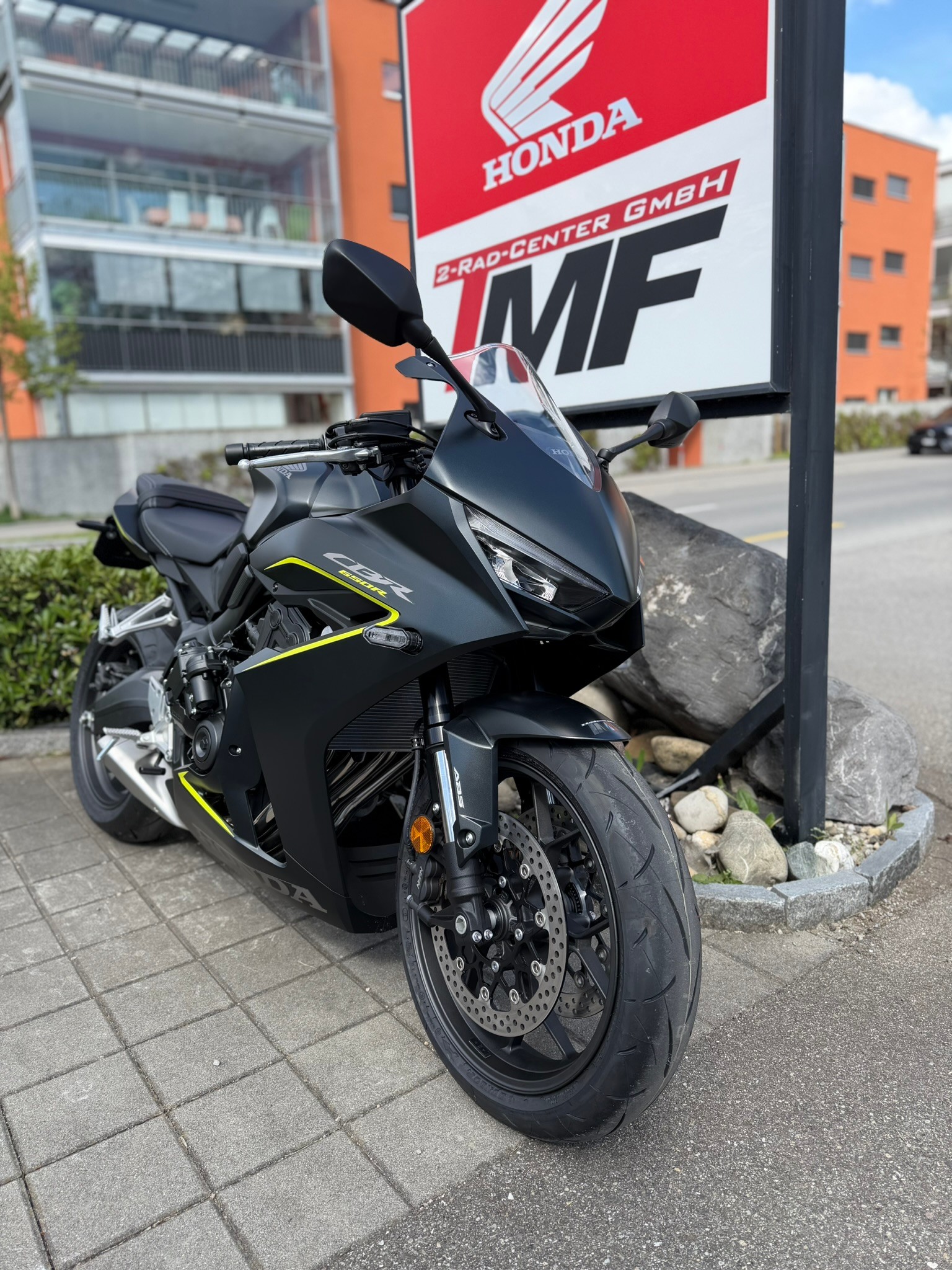 HONDA CBR 650 R E-Clutch-showroom-element-1