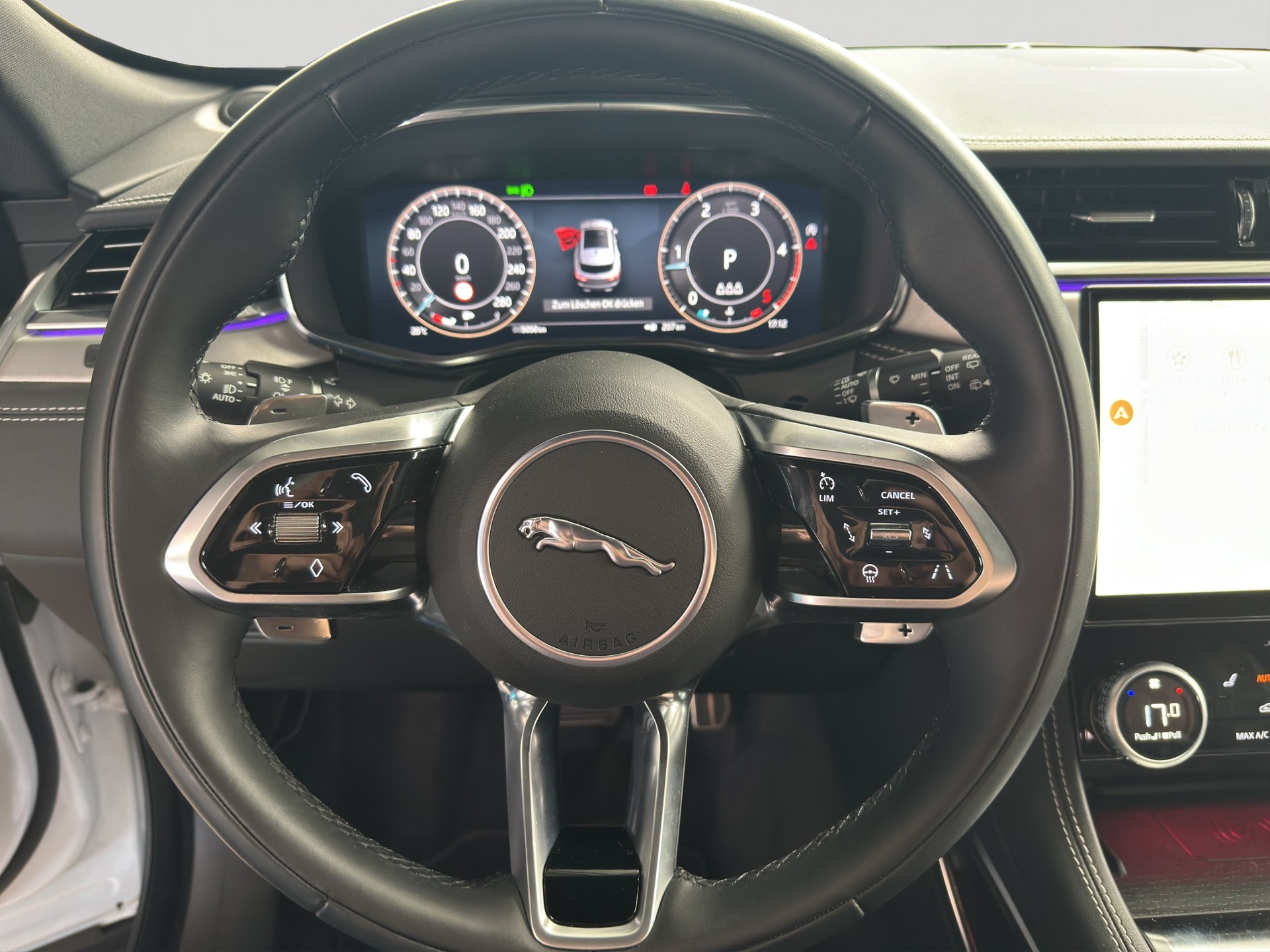 JAGUAR F-Pace 2.0 D200 R-Dynamic MHEV SE AWD-image-10