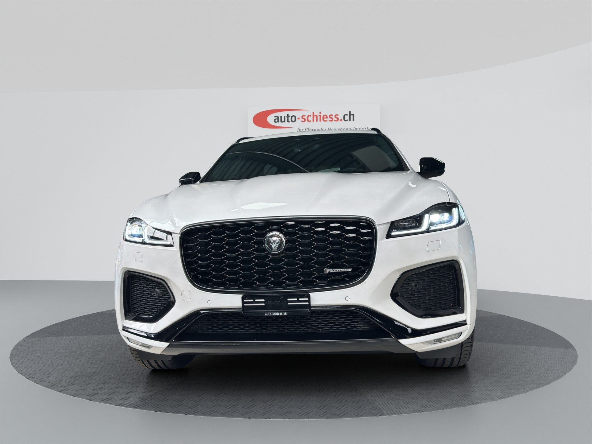 JAGUAR F-Pace 2.0 D200 R-Dynamic MHEV SE AWD-image-1