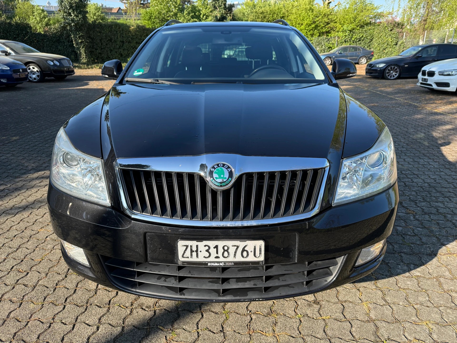 SKODA Octavia Combi 1.6 TDI Elegance DSG-image-1