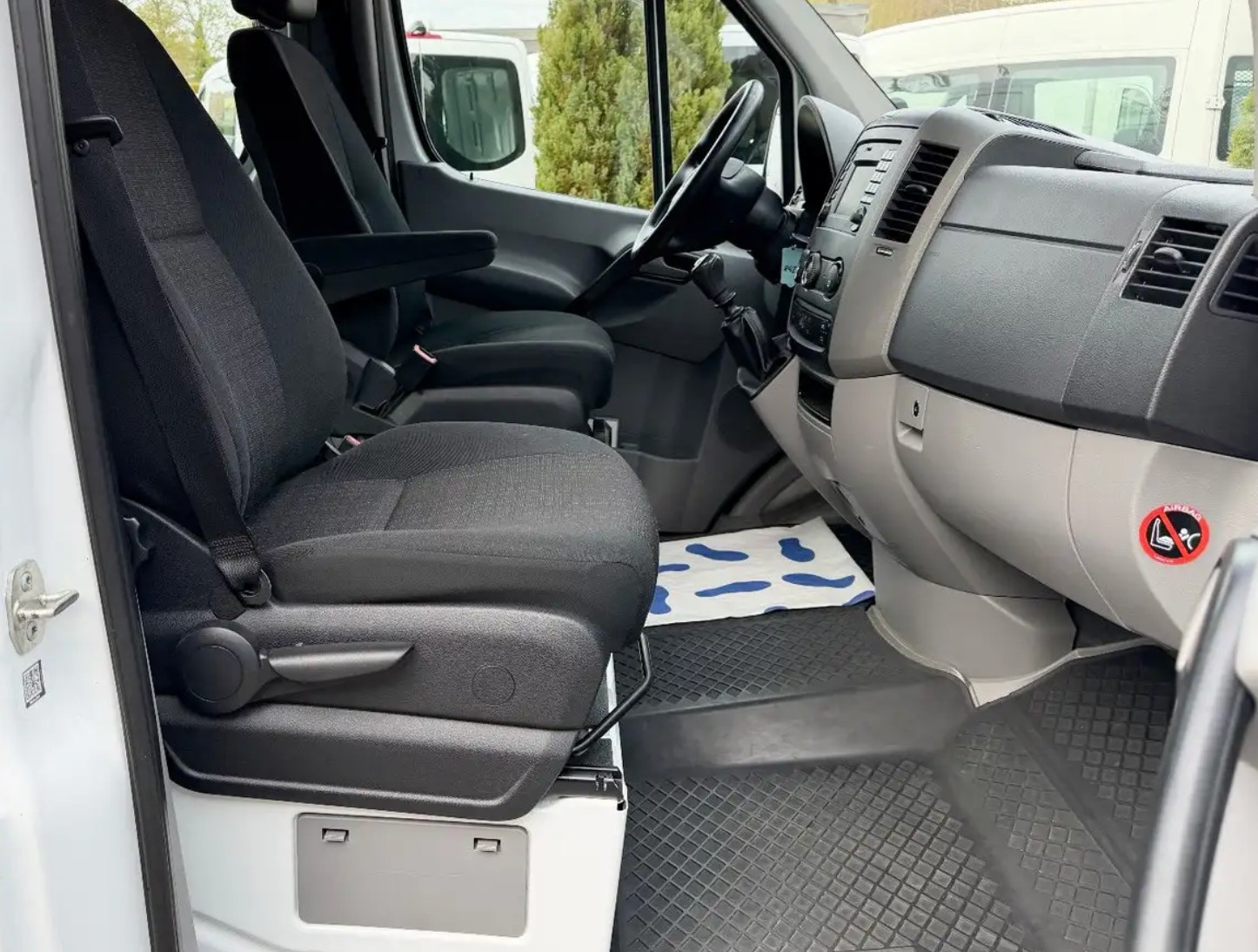MERCEDES-BENZ Sprinter 313 CDI Standard / 9-Plätzer / Klima-image-8