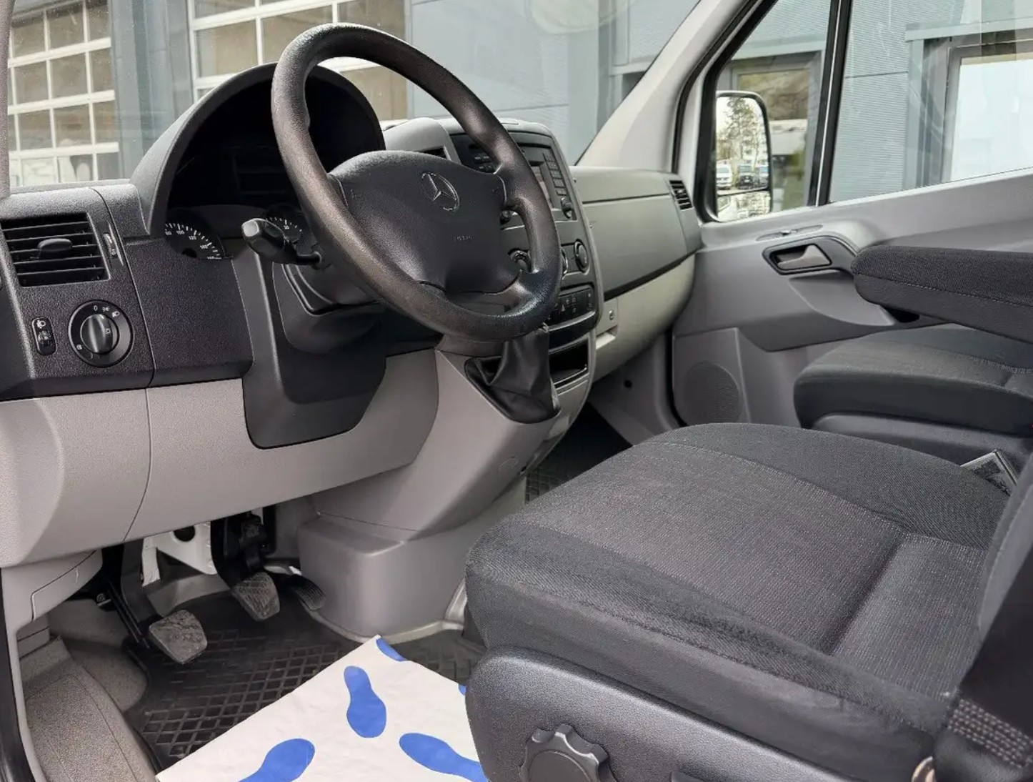 MERCEDES-BENZ Sprinter 313 CDI Standard / 9-Plätzer / Klima-image-6