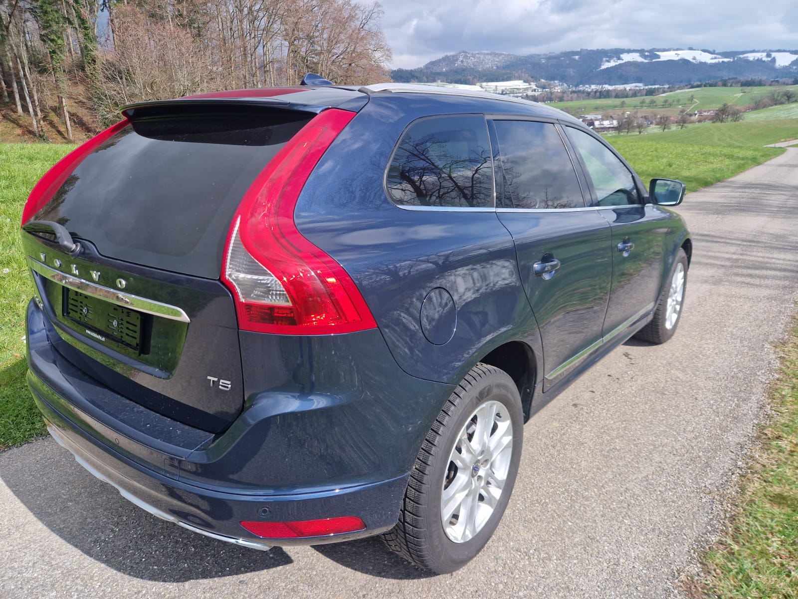 VOLVO XC60 T5 Summum Geartronic-image-0