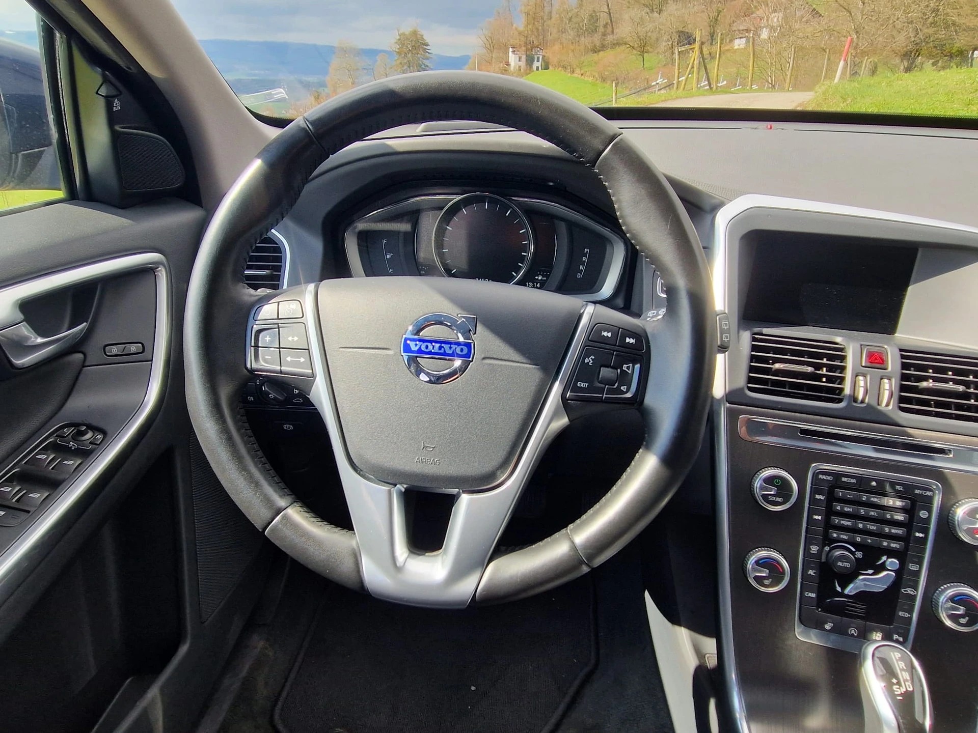 VOLVO XC60 T5 Summum Geartronic-image-5