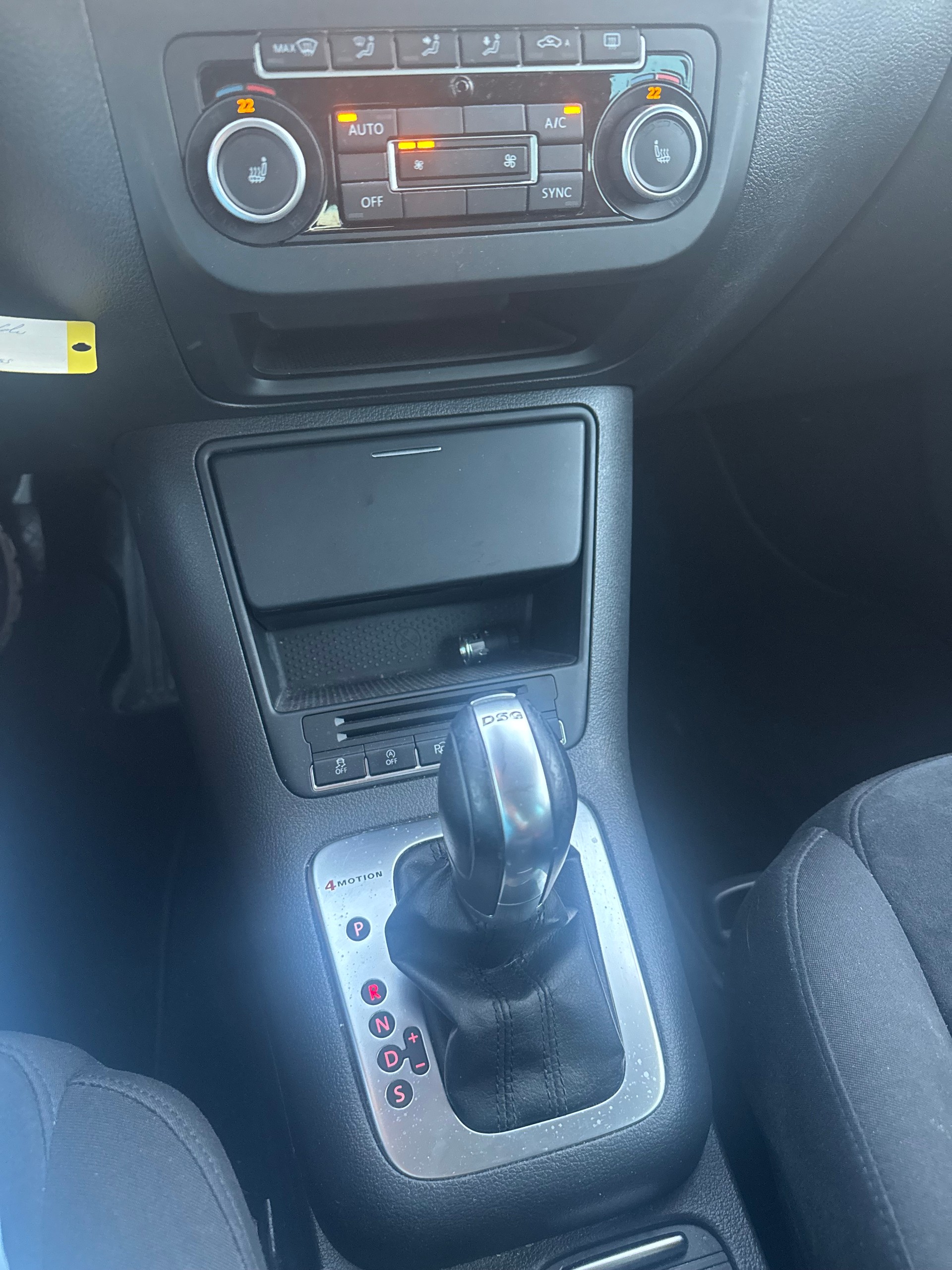VW Tiguan 2.0 TDI BlueMotion Sport&Style 4Motion-image-13