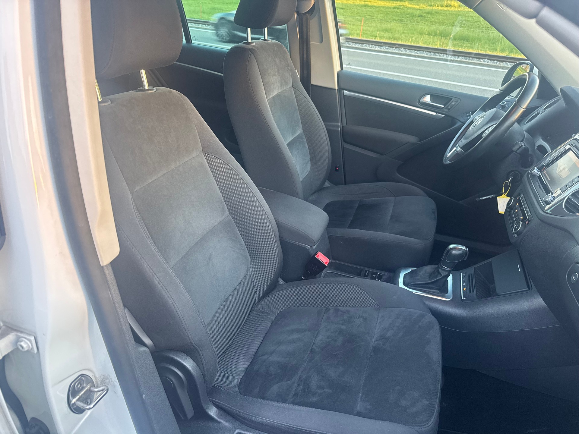 VW Tiguan 2.0 TDI BlueMotion Sport&Style 4Motion-image-6