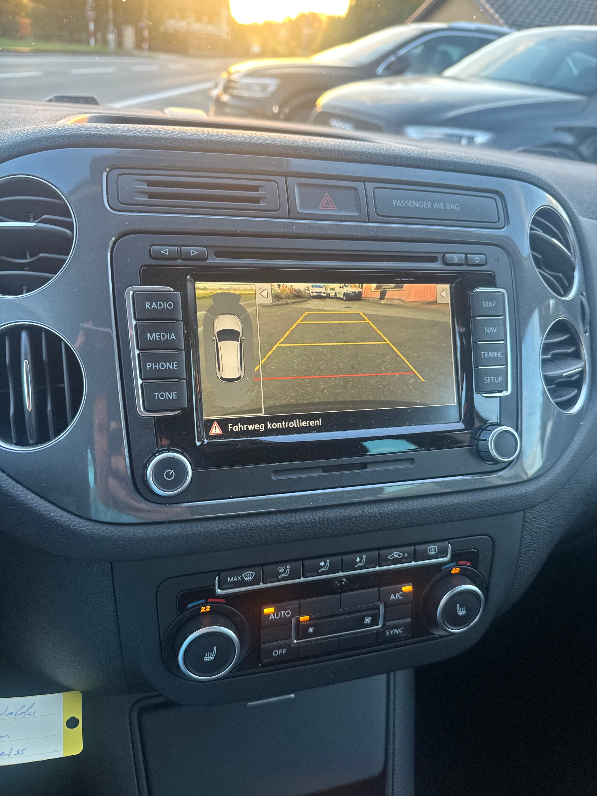VW Tiguan 2.0 TDI BlueMotion Sport&Style 4Motion-image-10