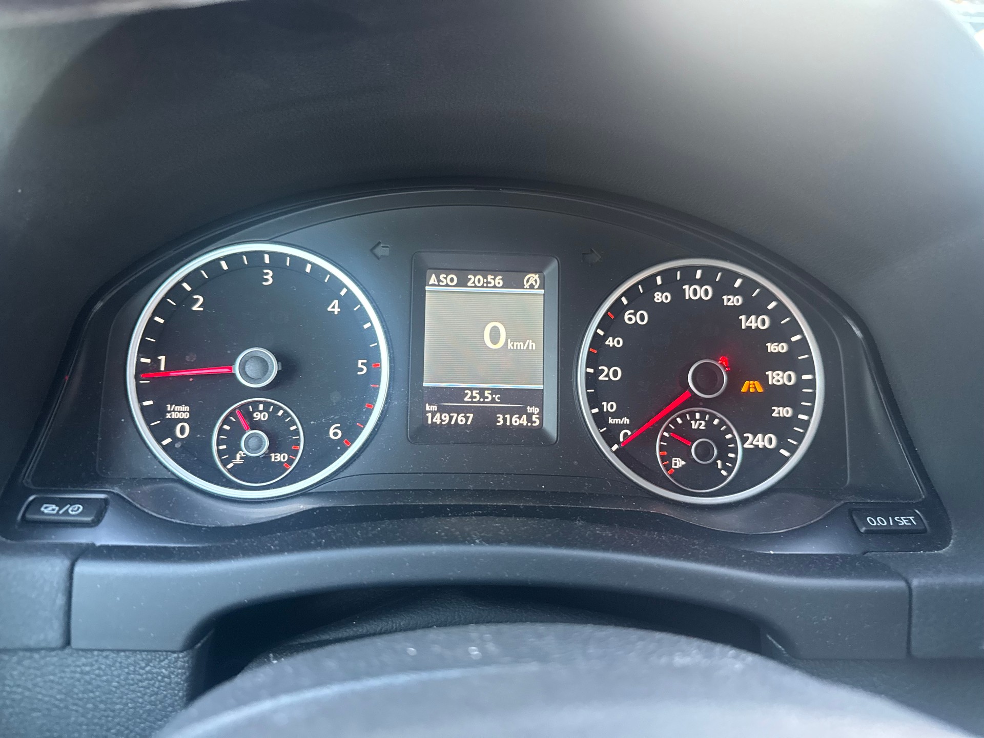 VW Tiguan 2.0 TDI BlueMotion Sport&Style 4Motion-image-9