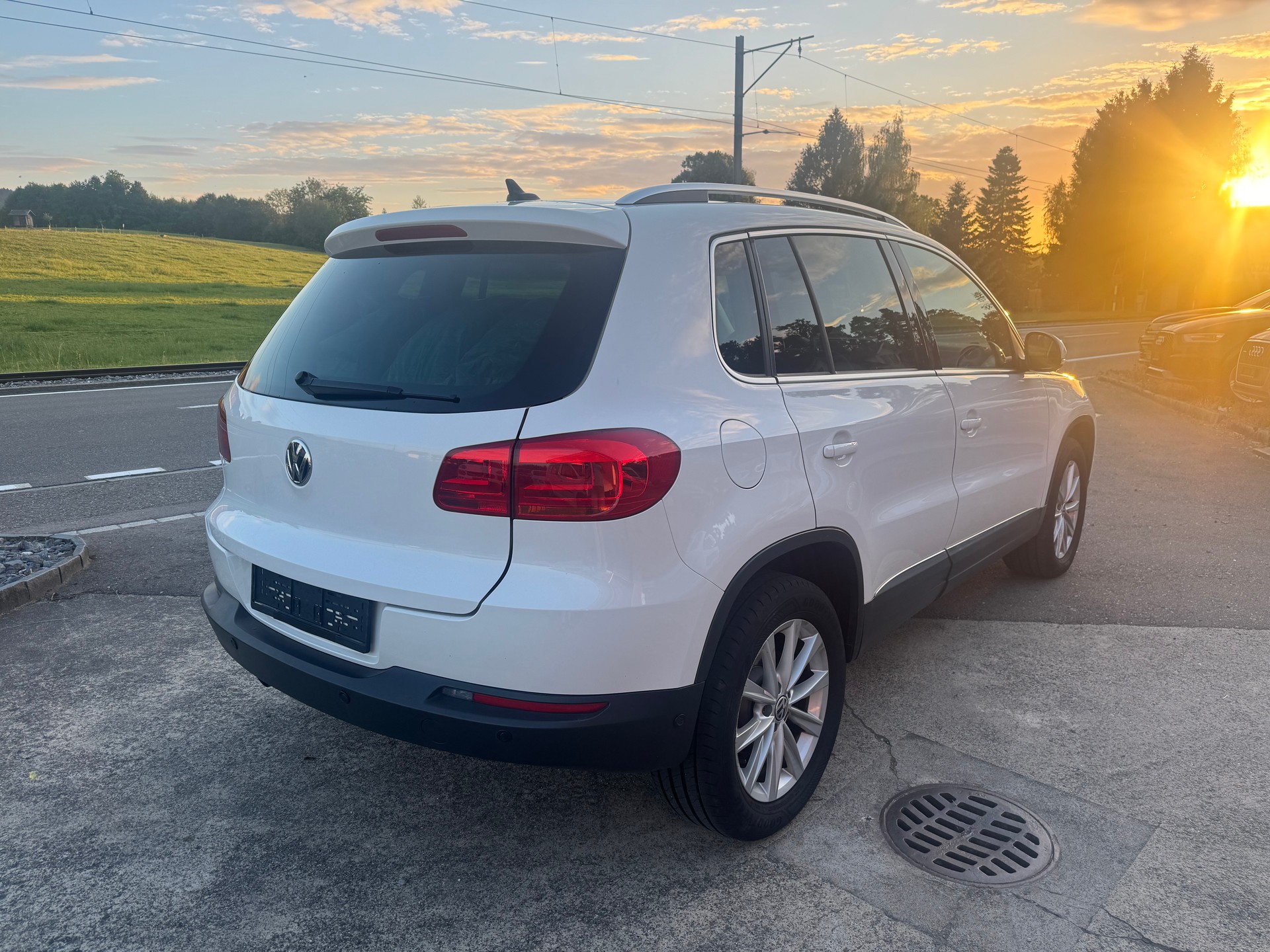 VW Tiguan 2.0 TDI BlueMotion Sport&Style 4Motion-image-3