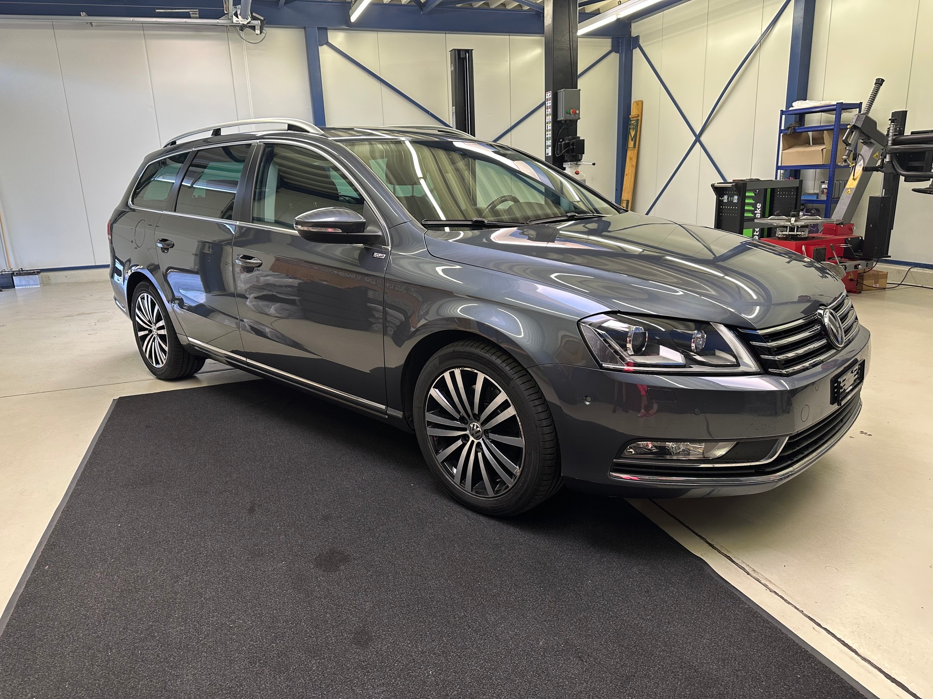 VW Passat Variant 2.0 TDI BlueMotion Technology Cup-image-0