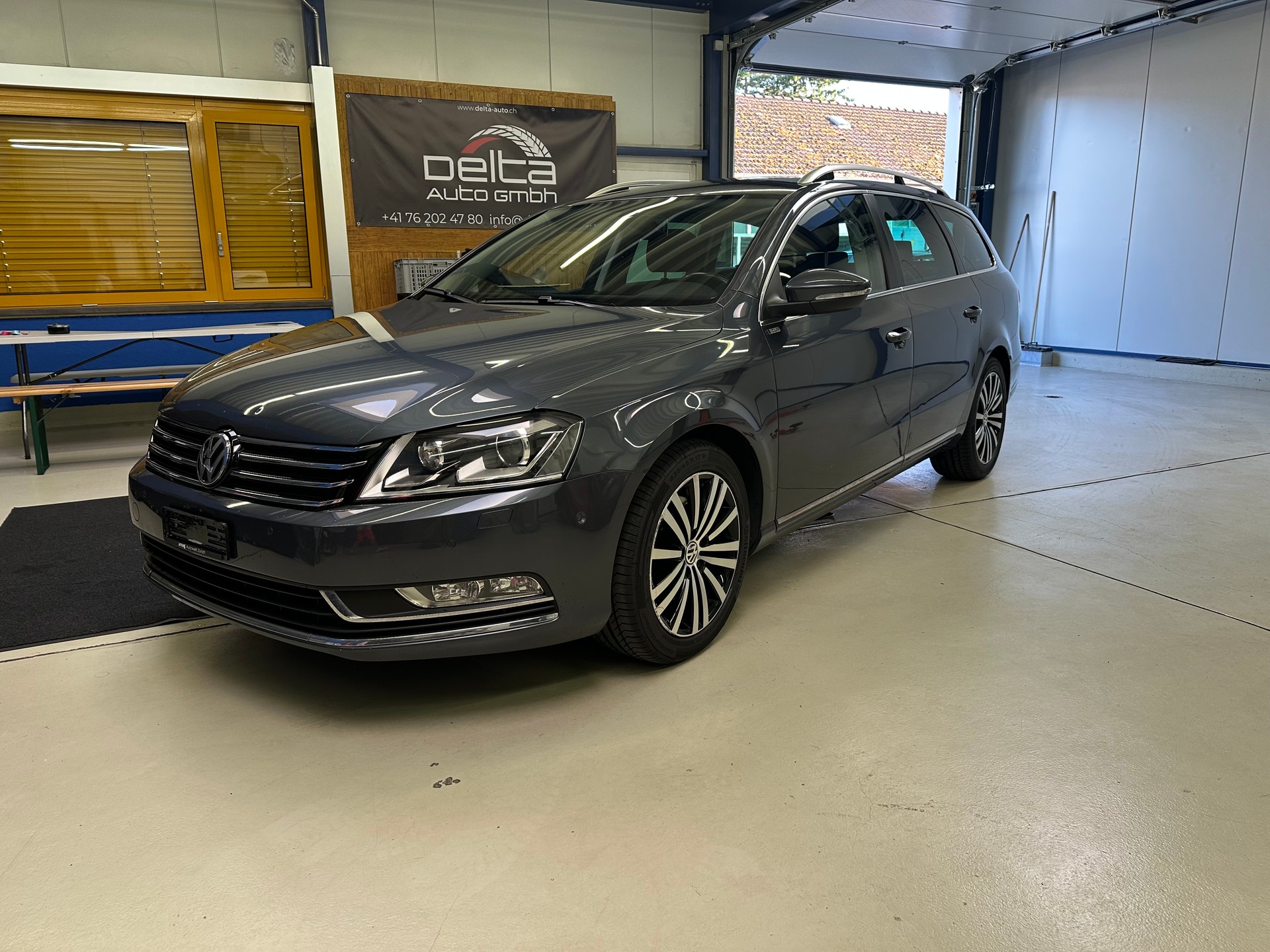 VW Passat Variant 2.0 TDI BlueMotion Technology Cup-image-1