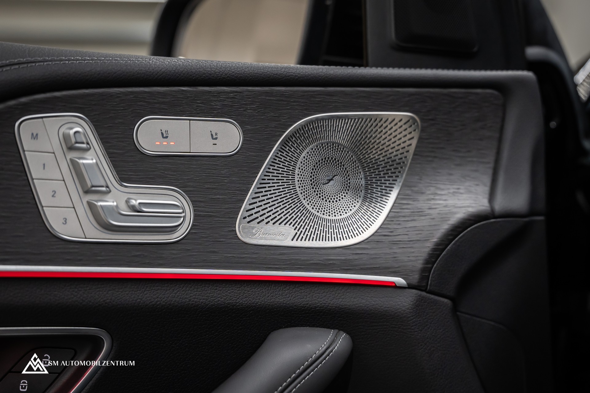 MERCEDES-BENZ GLE 450 AMG Line 4matic / Panorama / 360° / Head-Up / Smaragdgrün Metallic-image-24