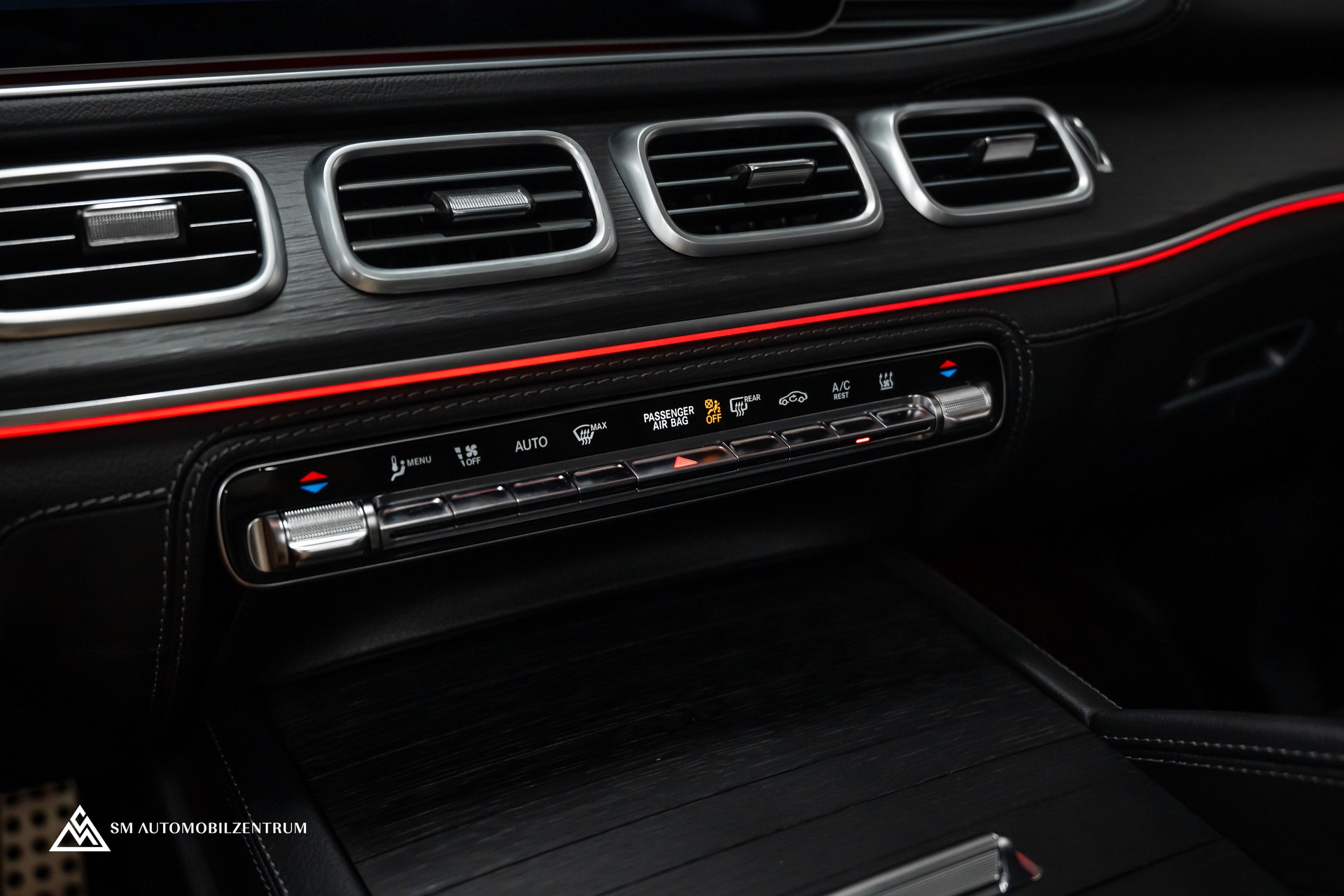 MERCEDES-BENZ GLE 450 AMG Line 4matic / Panorama / 360° / Head-Up / Smaragdgrün Metallic-image-30