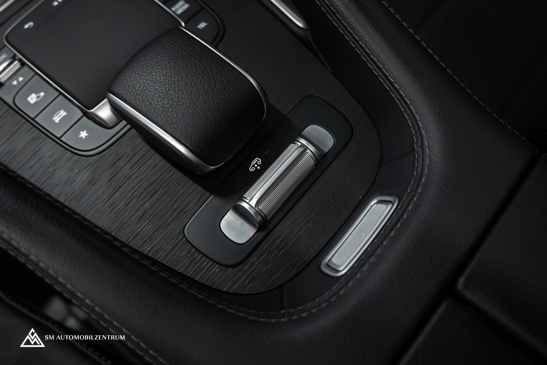 MERCEDES-BENZ GLE 450 AMG Line 4matic / Panorama / 360° / Head-Up / Smaragdgrün Metallic-image-33