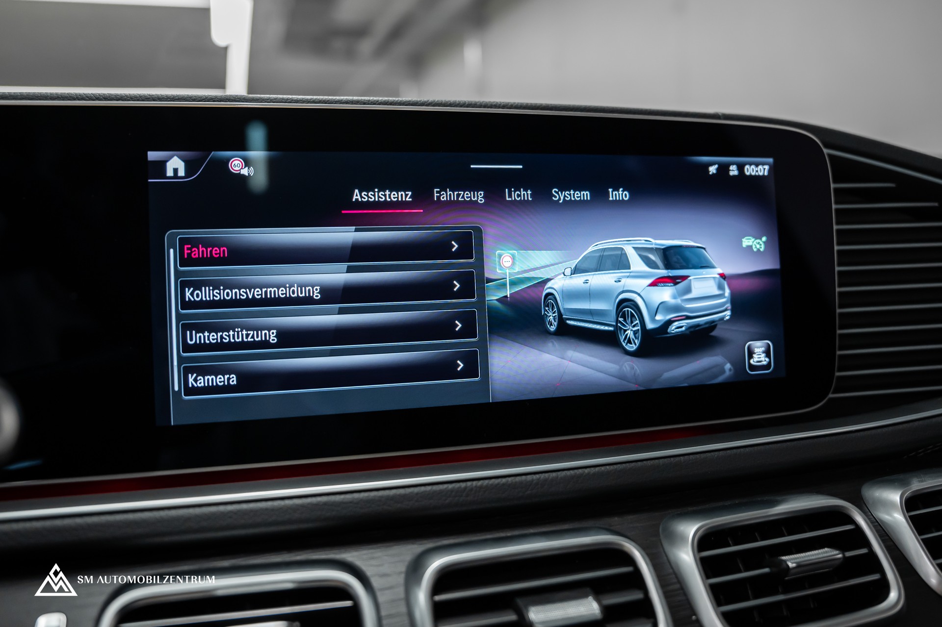 MERCEDES-BENZ GLE 450 AMG Line 4matic / Panorama / 360° / Head-Up / Smaragdgrün Metallic-image-40