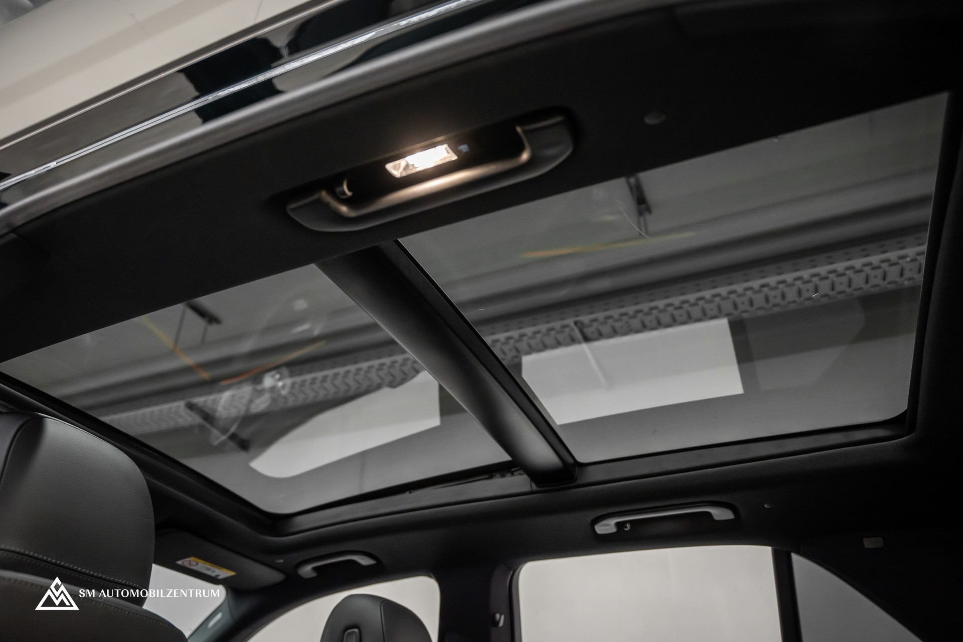 MERCEDES-BENZ GLE 450 AMG Line 4matic / Panorama / 360° / Head-Up / Smaragdgrün Metallic-image-22