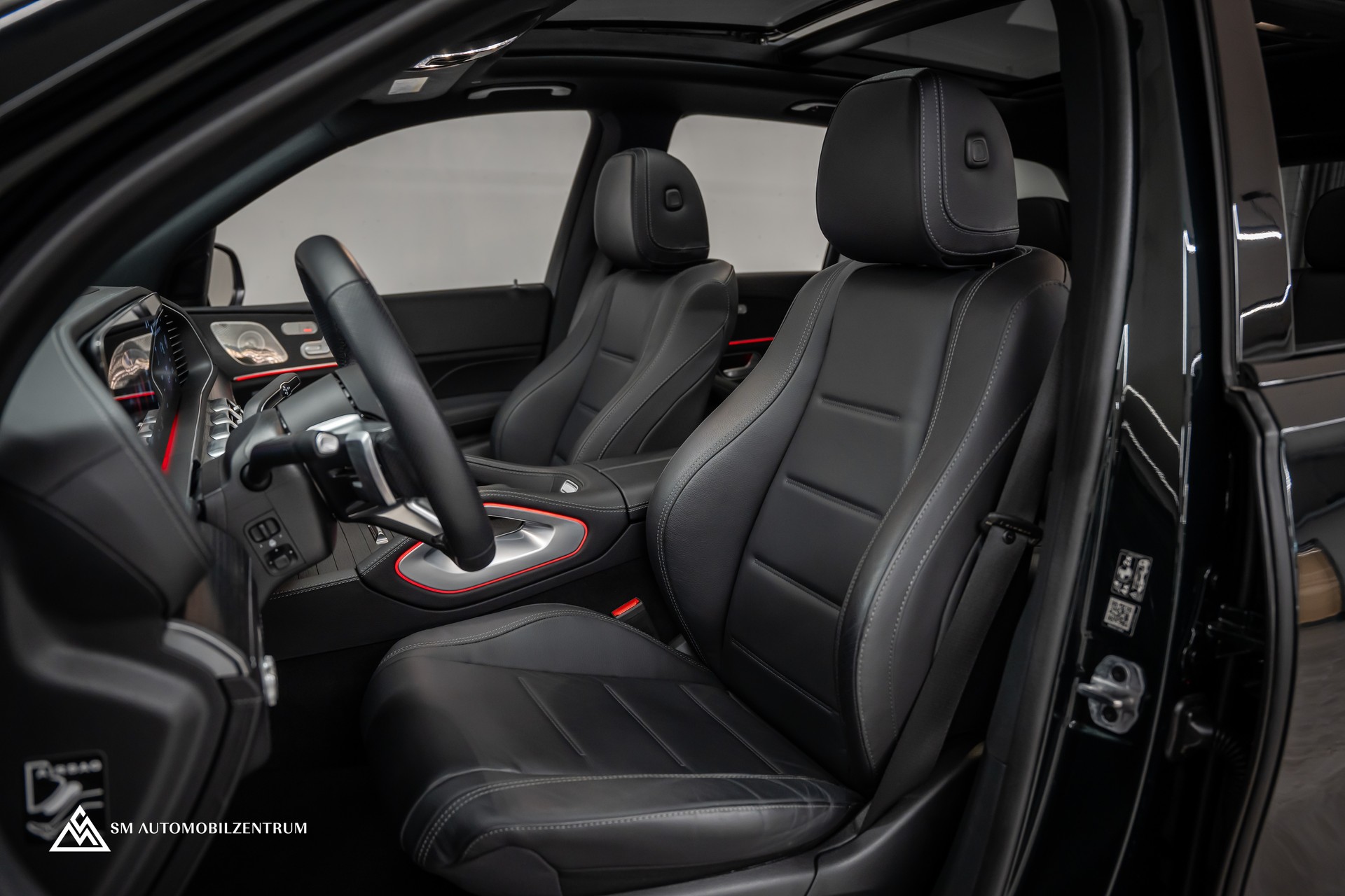 MERCEDES-BENZ GLE 450 AMG Line 4matic / Panorama / 360° / Head-Up / Smaragdgrün Metallic-image-18