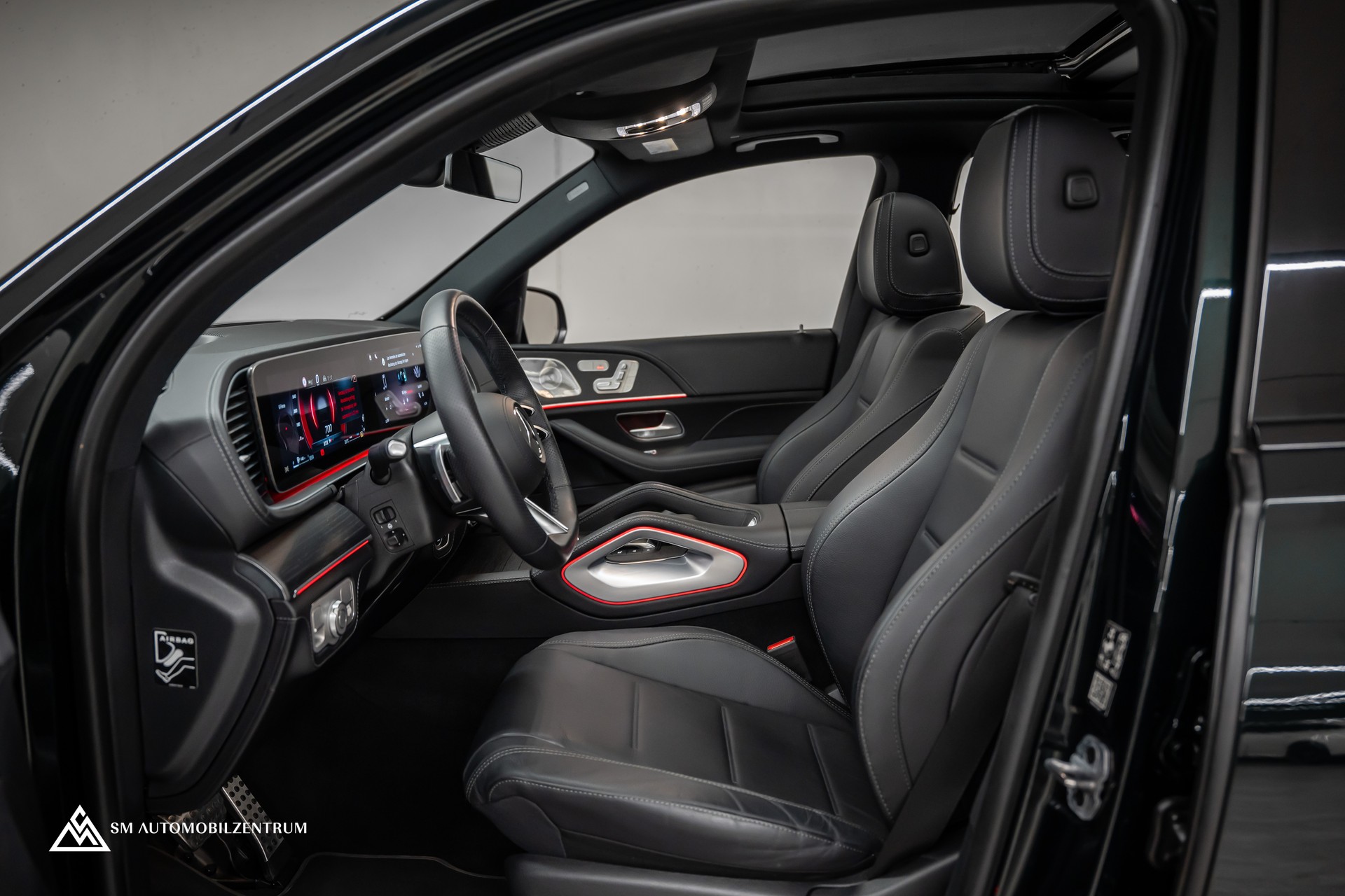 MERCEDES-BENZ GLE 450 AMG Line 4matic / Panorama / 360° / Head-Up / Smaragdgrün Metallic-image-17